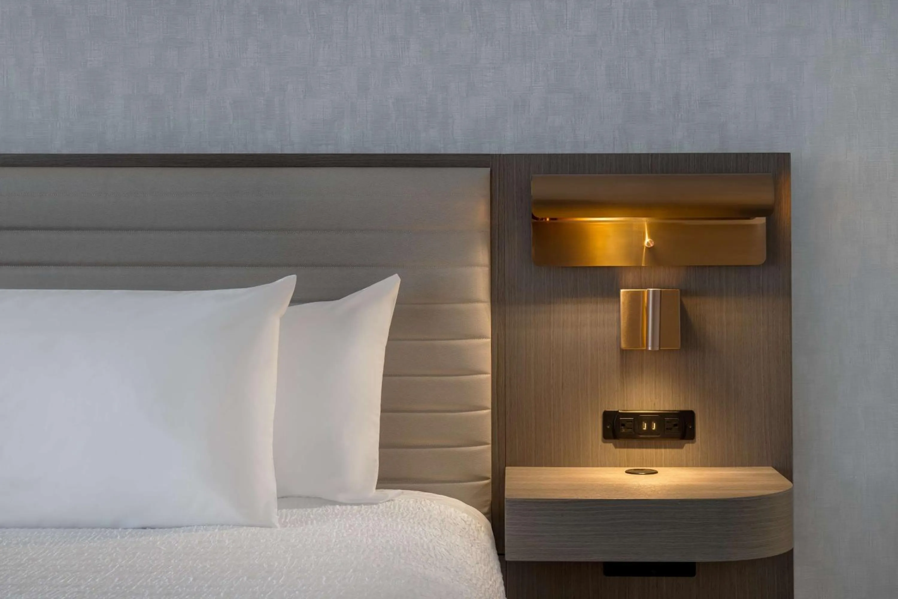 King Studio Suite with Wet Bar and City View in Hampton Inn By Hilton Winnipeg Downtown