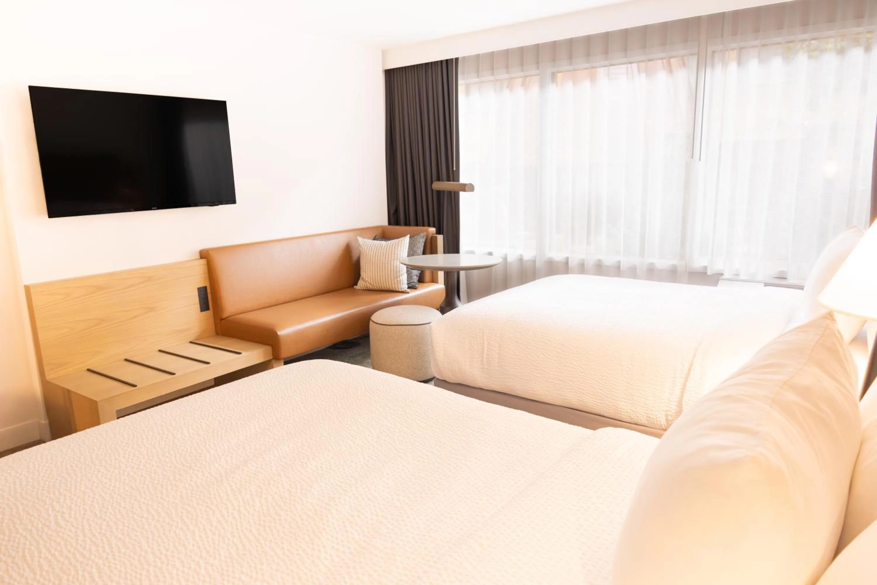 Renovated Woodland Atrium — 2 Double in Forest Park Hotel