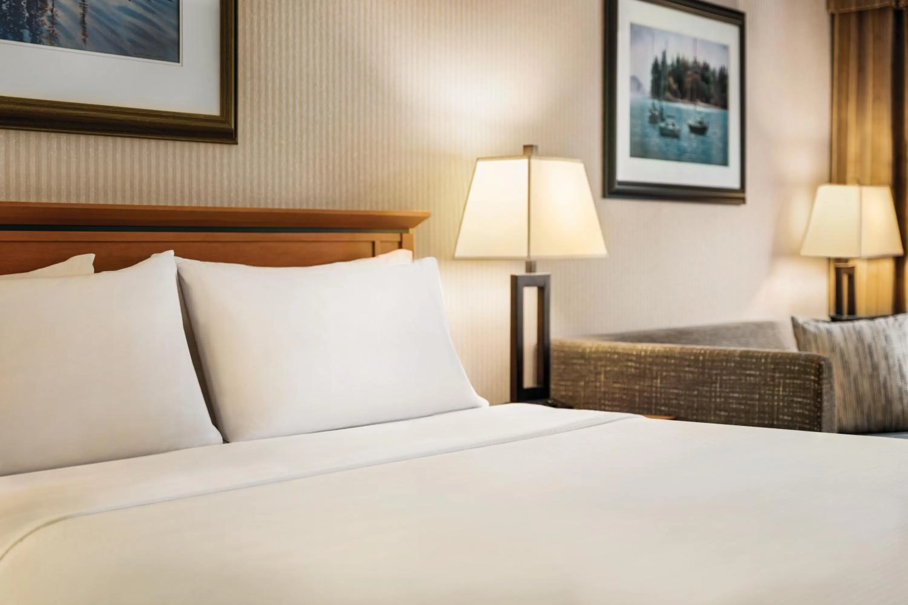 Standard King Room in Holiday Inn & Suites North Vancouver by IHG