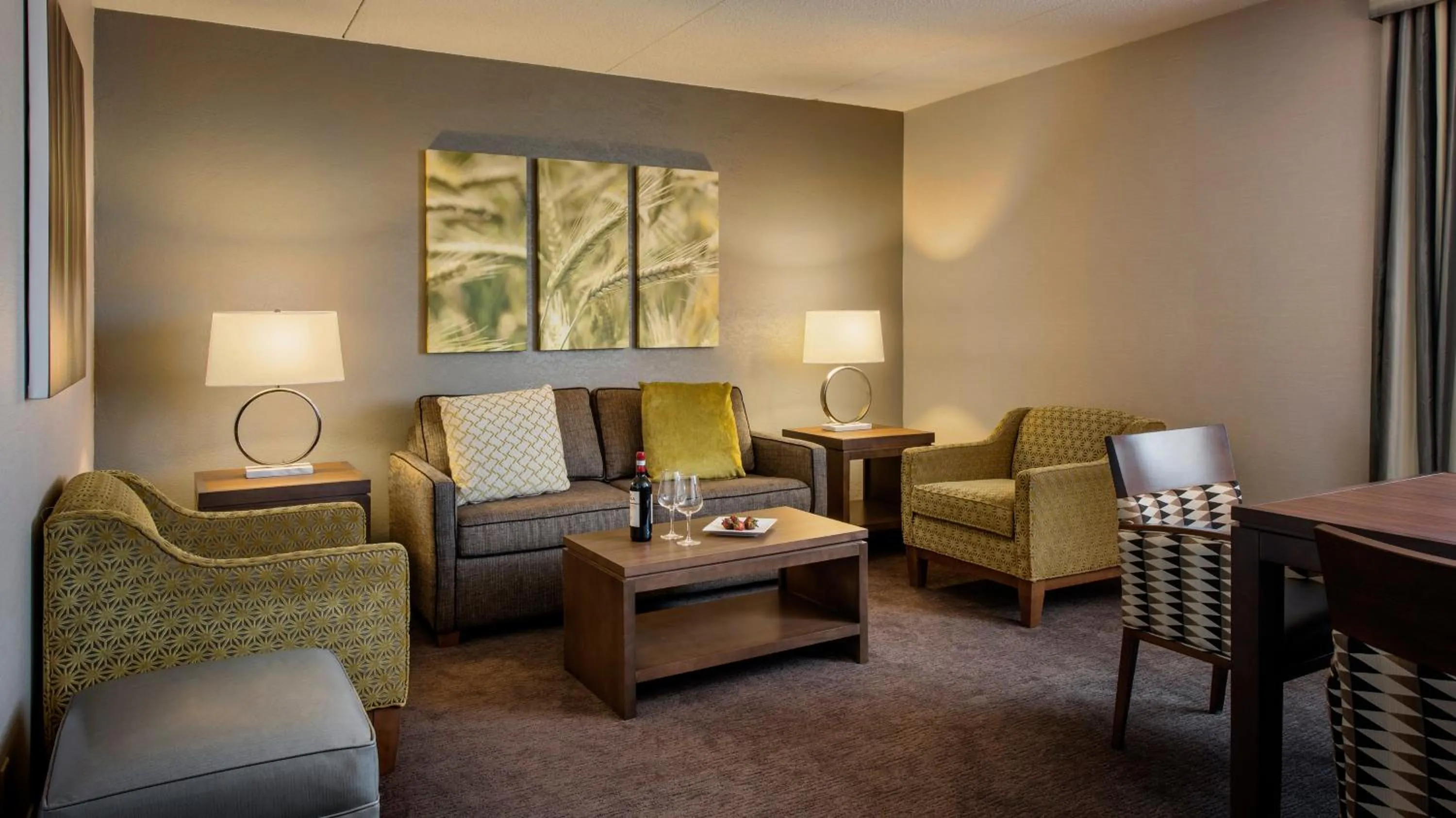 One-Bedroom Suite with City View in Holiday Inn Winnipeg-South by IHG