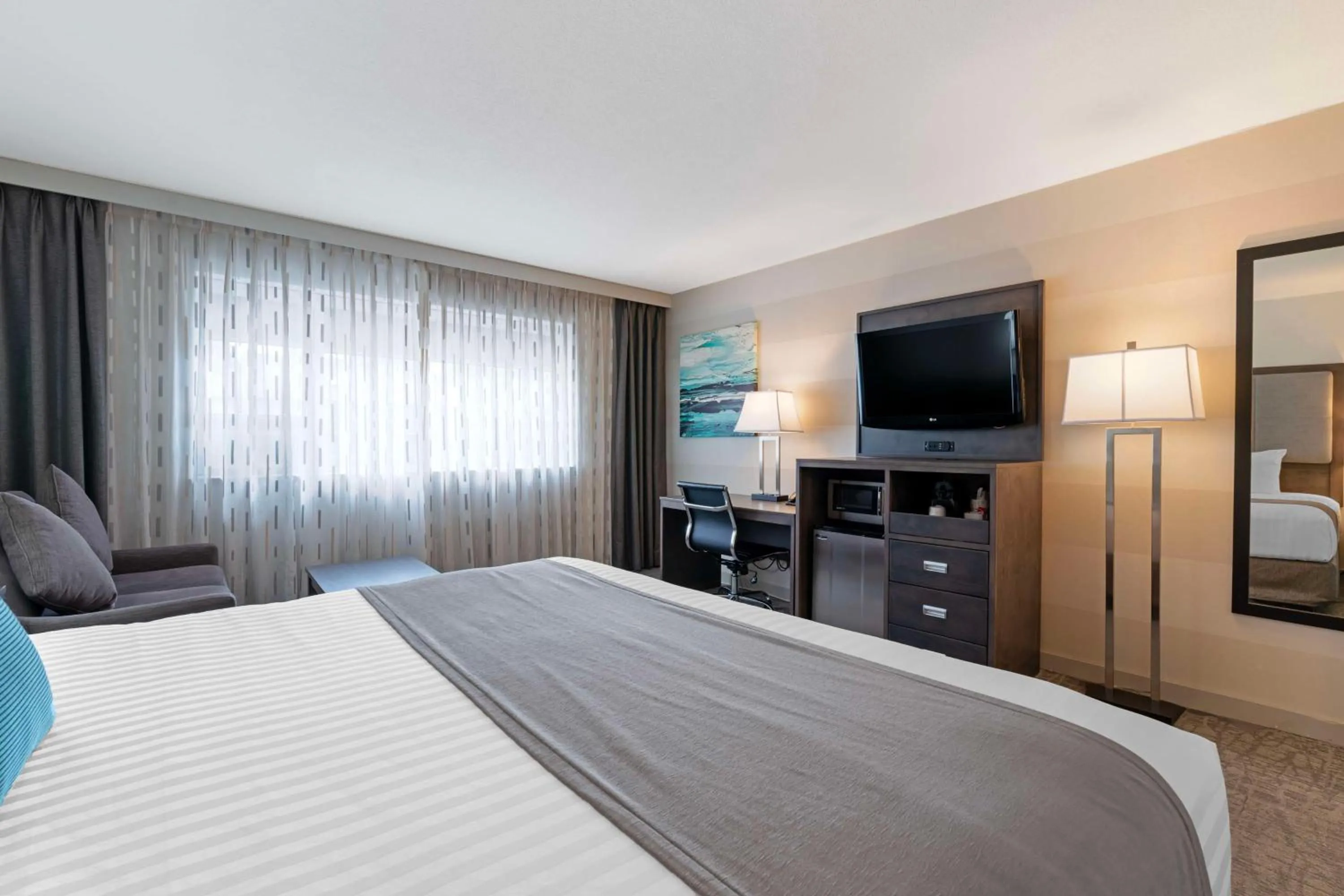 Premium King Room - Non-Smoking in Best Western Plus Sands