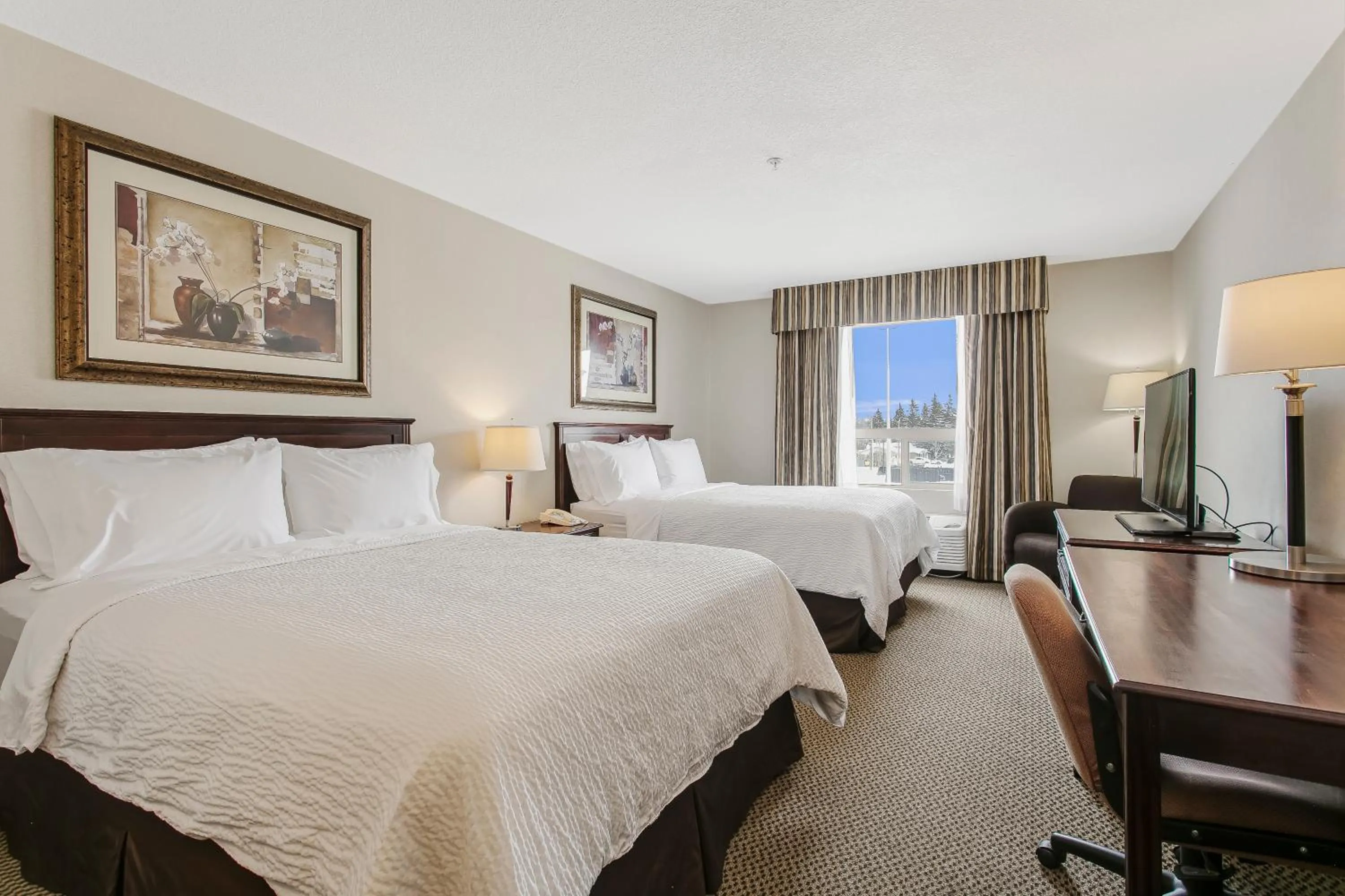 Standard Queen Room with Two Queen Beds in Holiday Inn & Suites Lloydminster by IHG