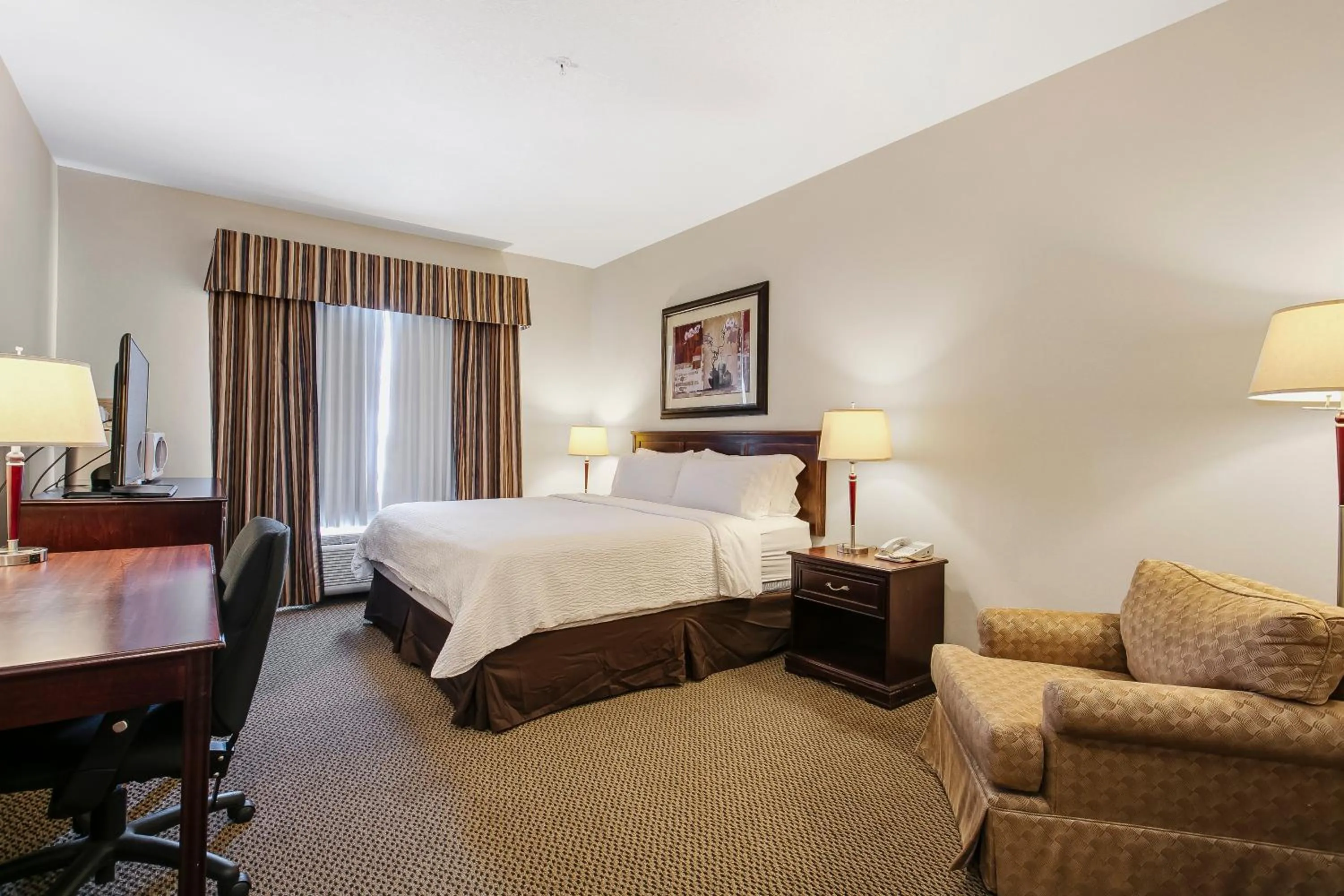 Standard Room in Holiday Inn & Suites Lloydminster by IHG