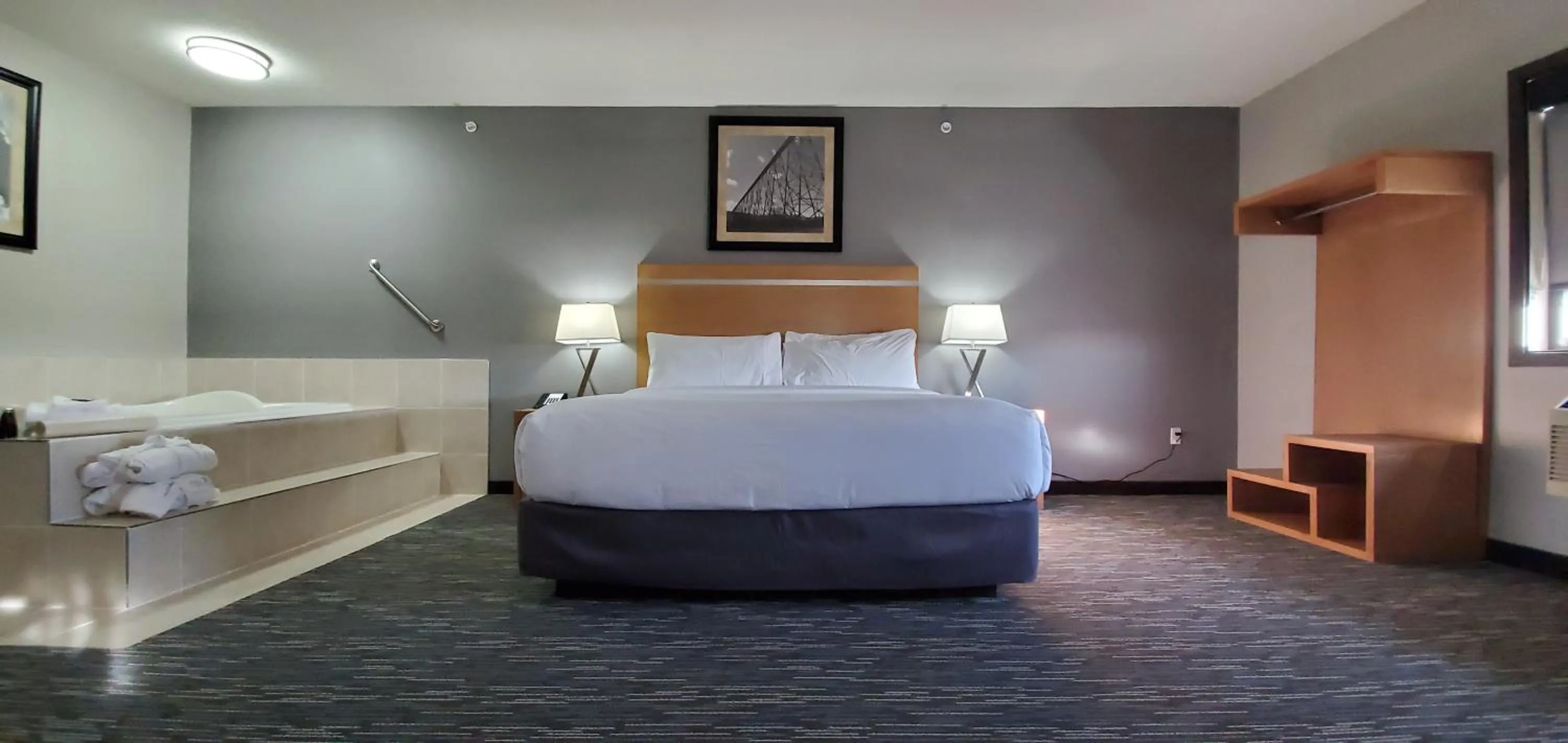 Deluxe King Suite - Non-Smoking in Wingate by Wyndham Lethbridge