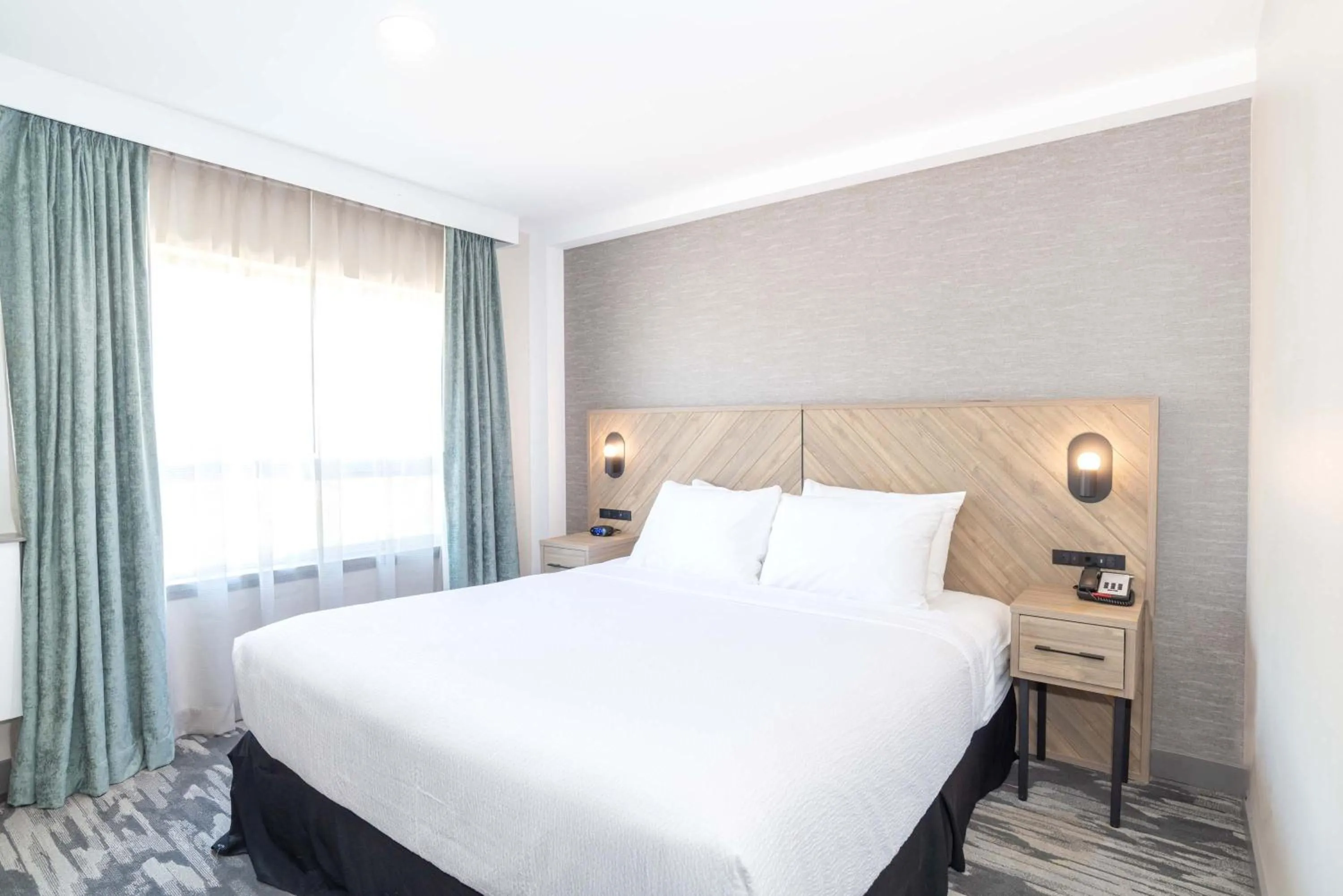 Grand Suite, 1 Queen Bed, Sofa Bed, Kitchenette in Sandman Hotel & Suites Regina