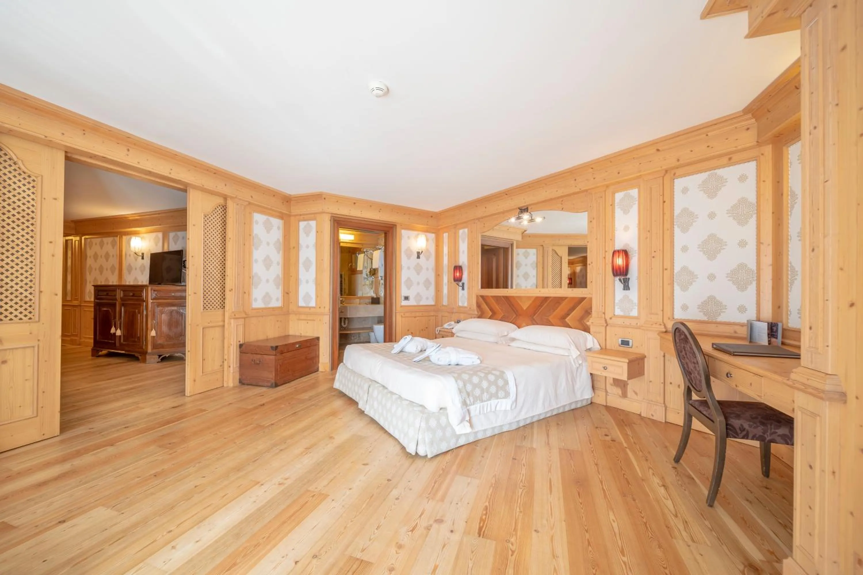 Suite in Cristal Palace Hotel