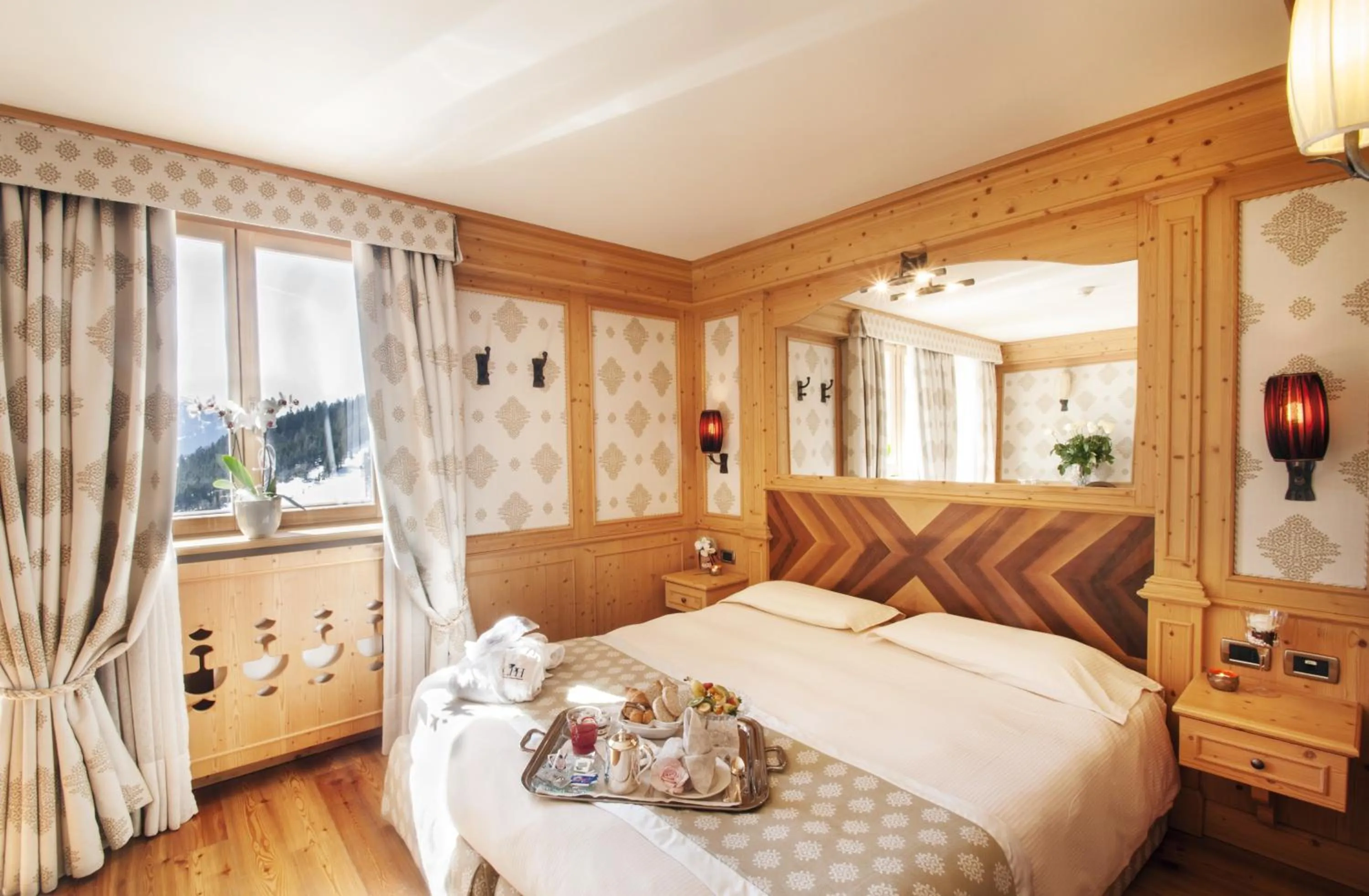 Superior Triple Room in Cristal Palace Hotel