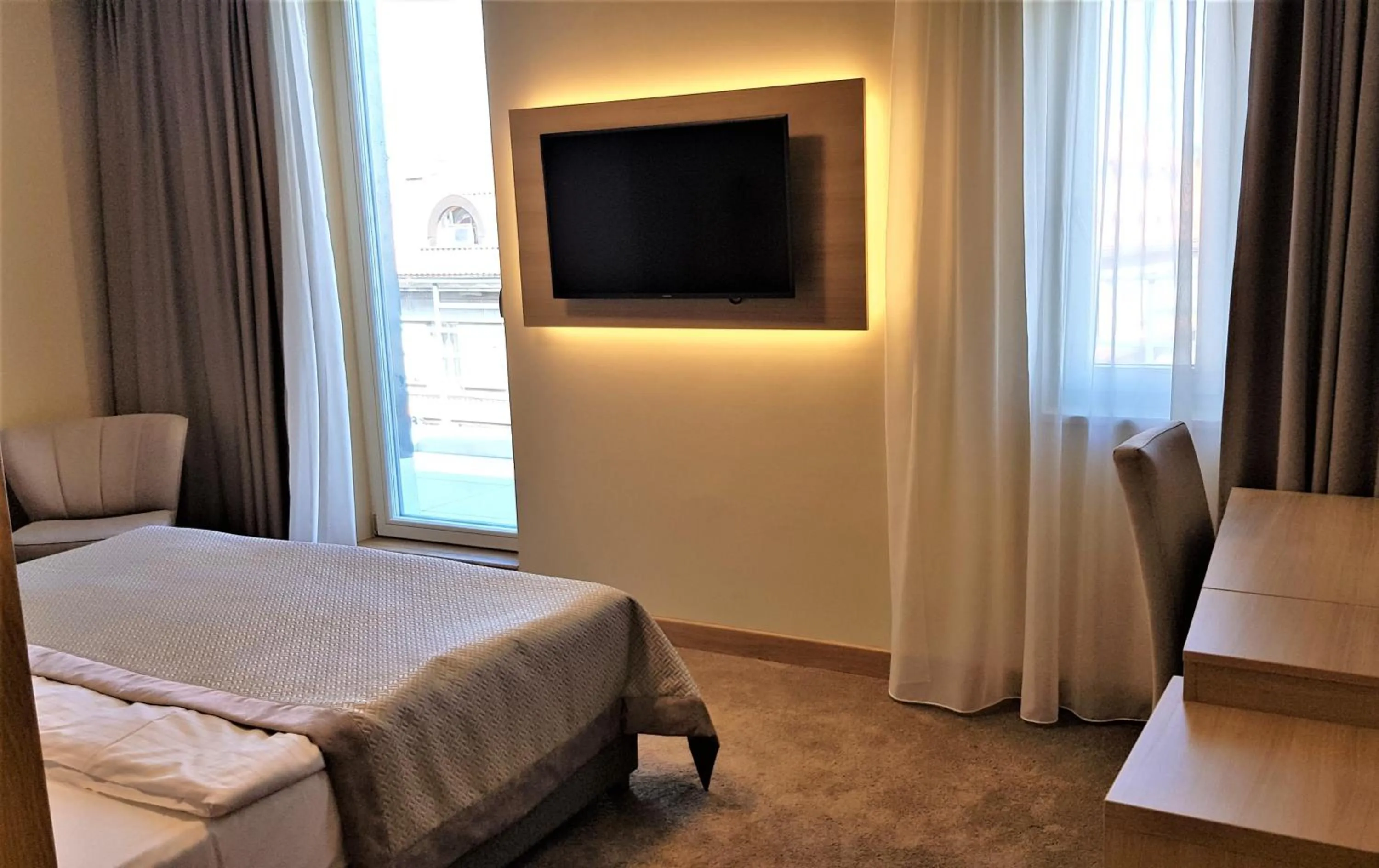 Superior Double or Twin Room with Balcony in Hotel Clement