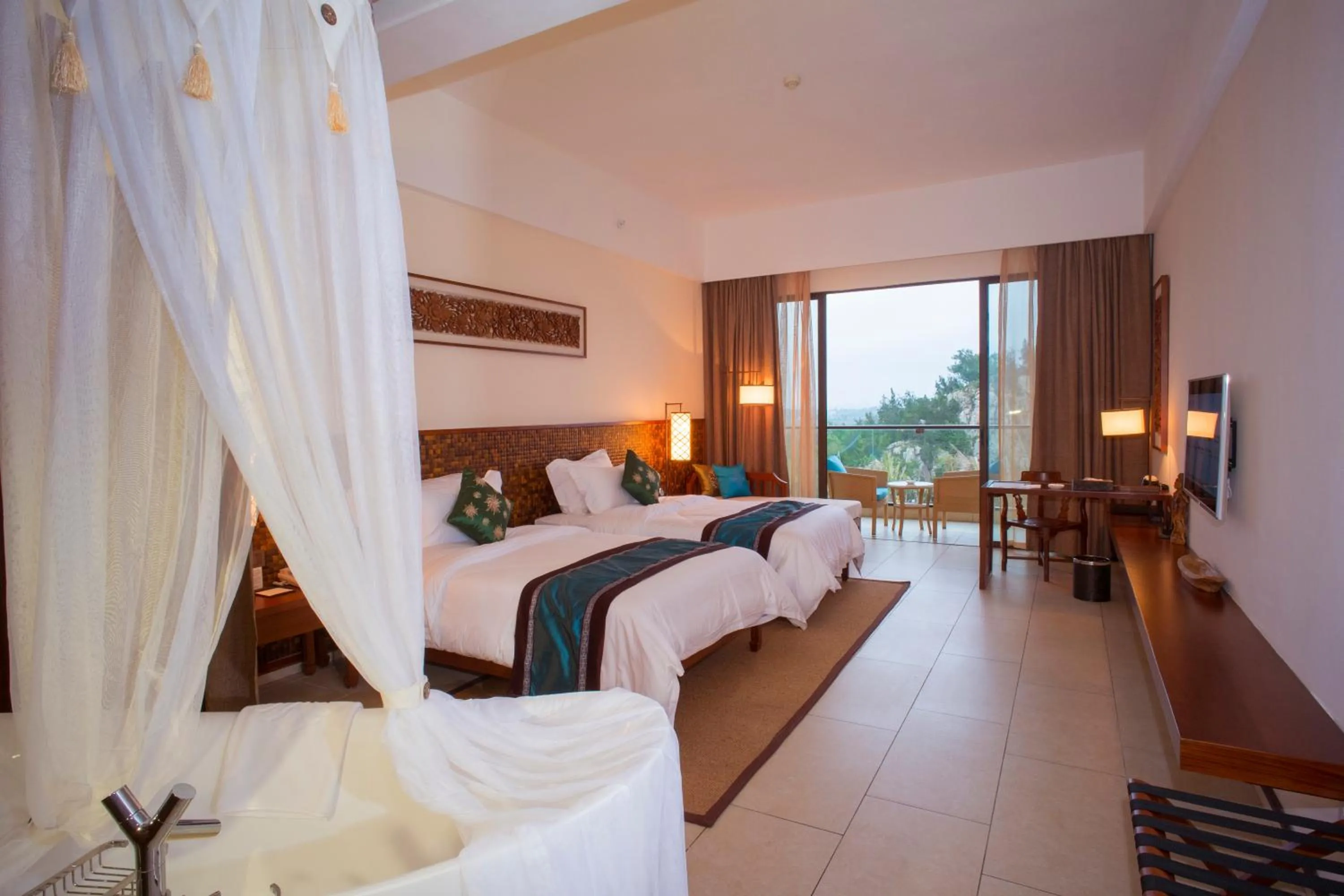 2 Twin Beds, Private Courtyard, Smoking in Wyndham Maoming