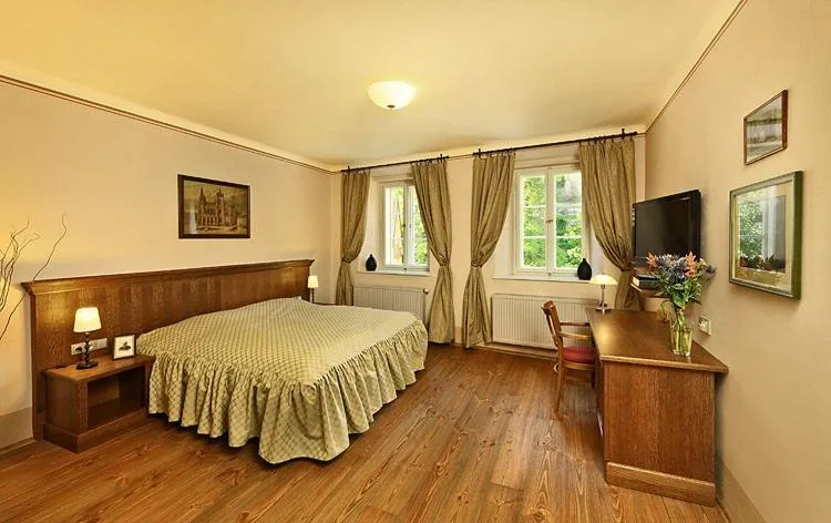 Deluxe Double Room in Hotel Edward Kelly