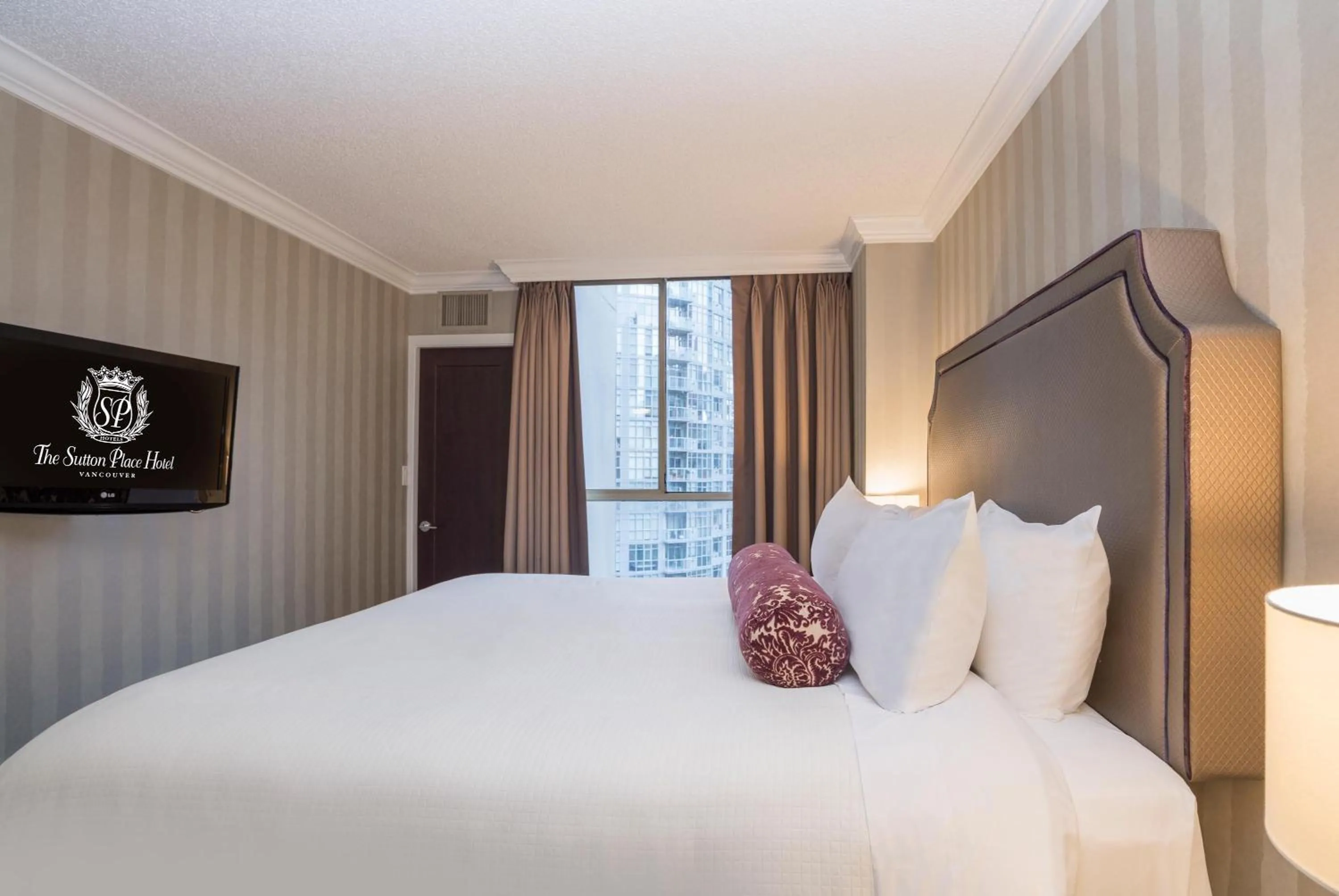 Two Bedroom Deluxe Suite, 1 King Bed, 1 Queen Bed in La Grande Residence at the Sutton Place Hotel
