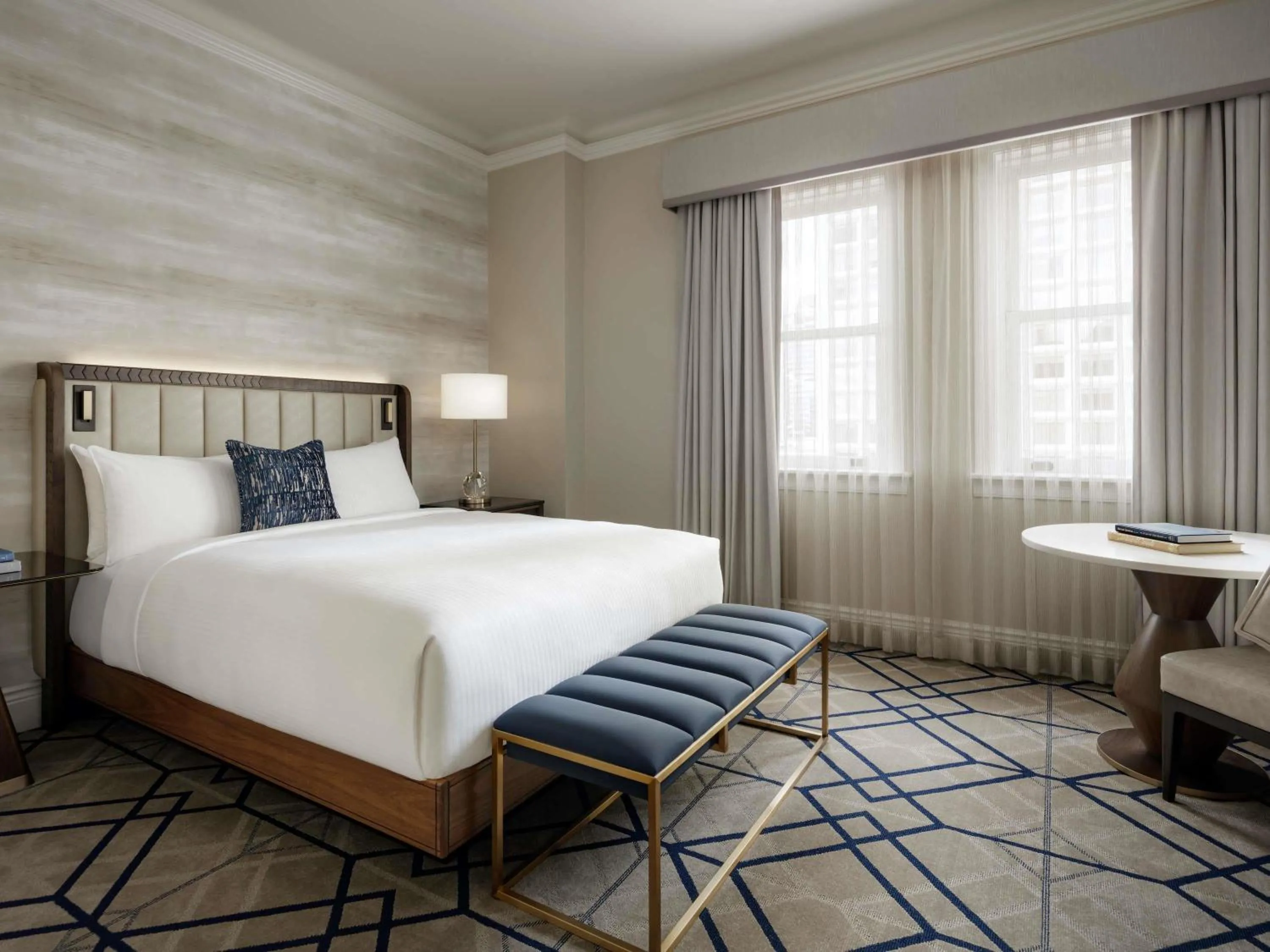 Fairmont Queen Room in Fairmont Hotel Macdonald