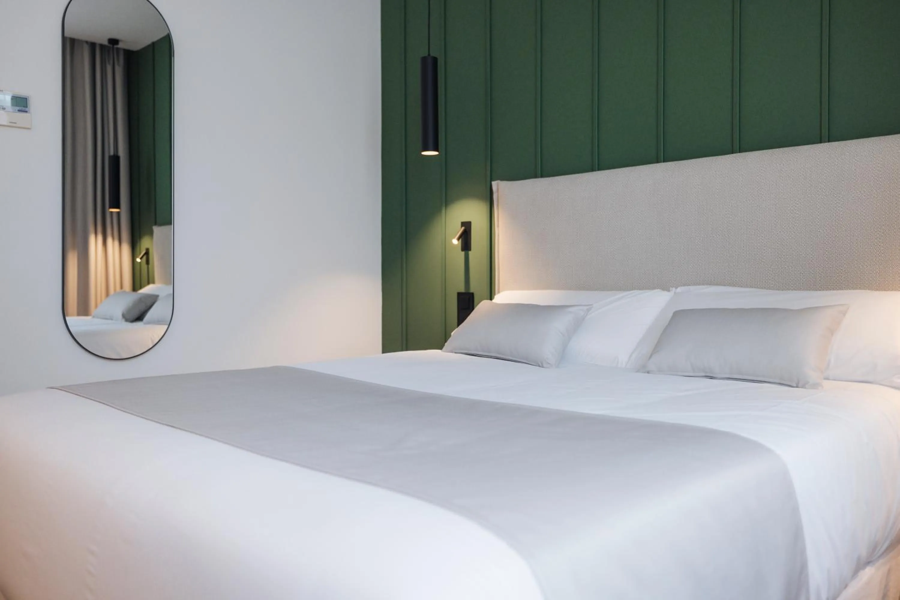 Standard Double Room - single occupancy in Mondragon Hotela