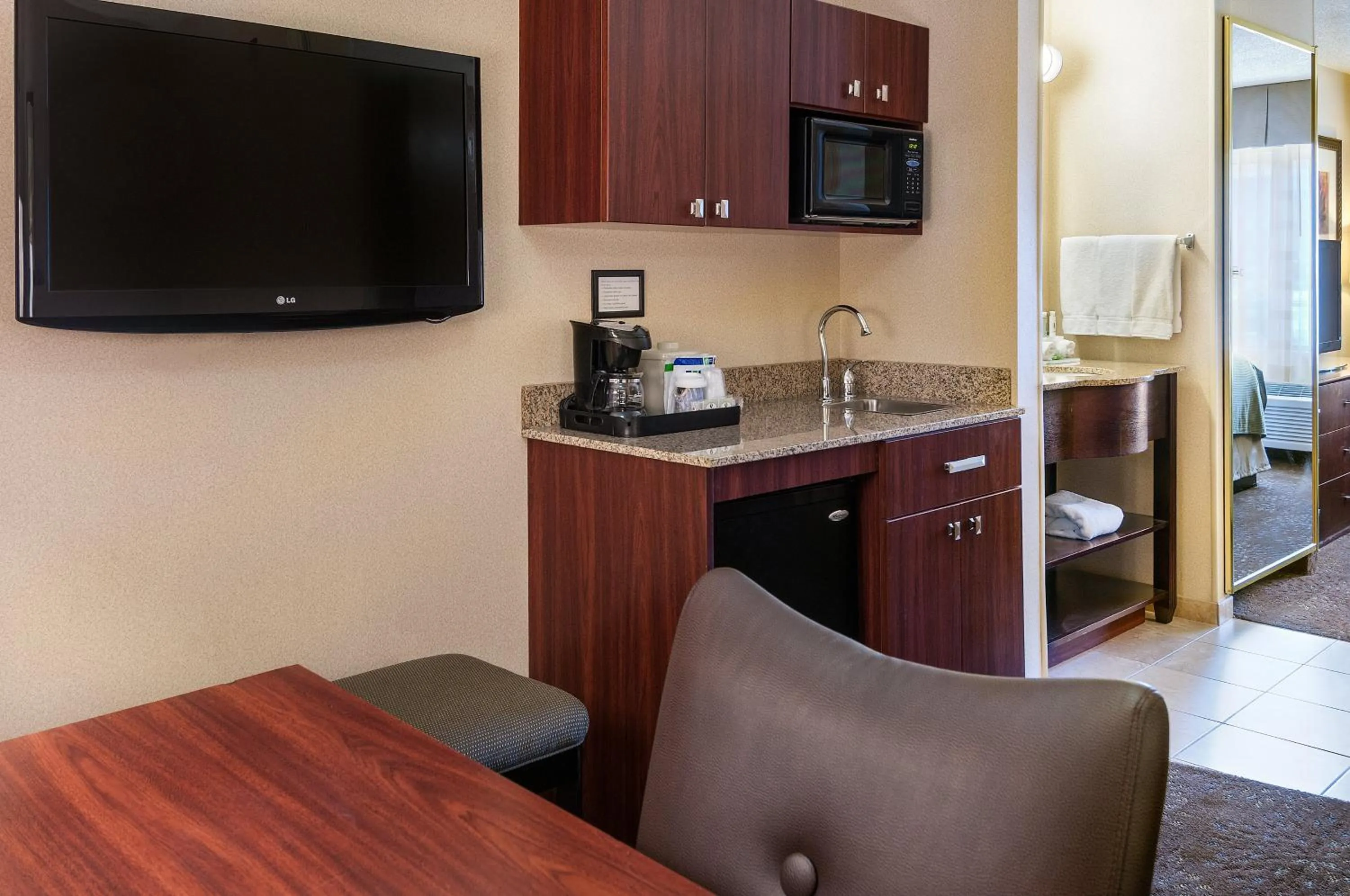 King Suite in Holiday Inn Express & Suites Sandy - South Salt Lake City by IHG