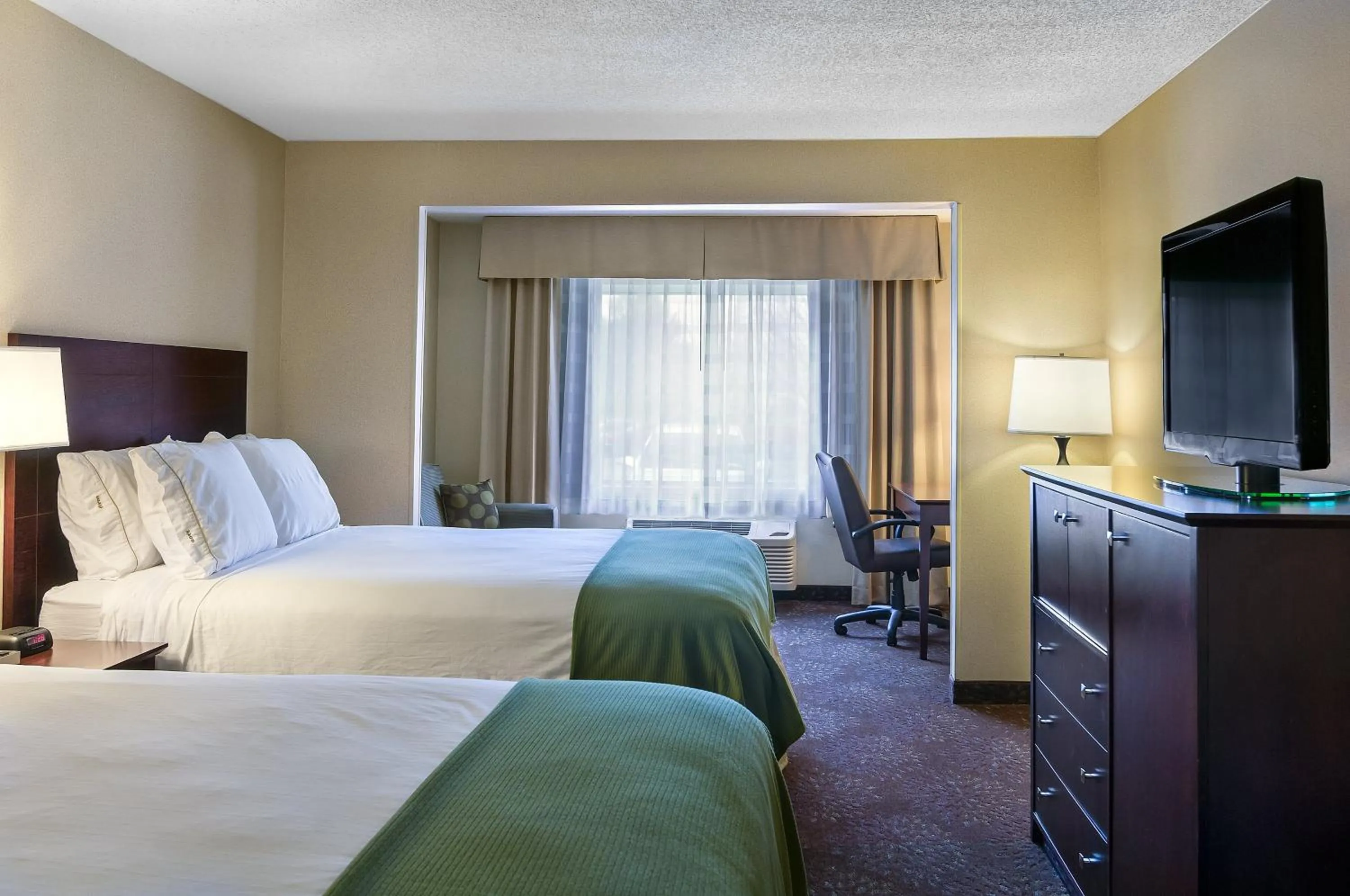 Standard Queen Room with Two Queen Beds and Walk-in Shower - Mobility Access in Holiday Inn Express & Suites Sandy - South Salt Lake City by IHG