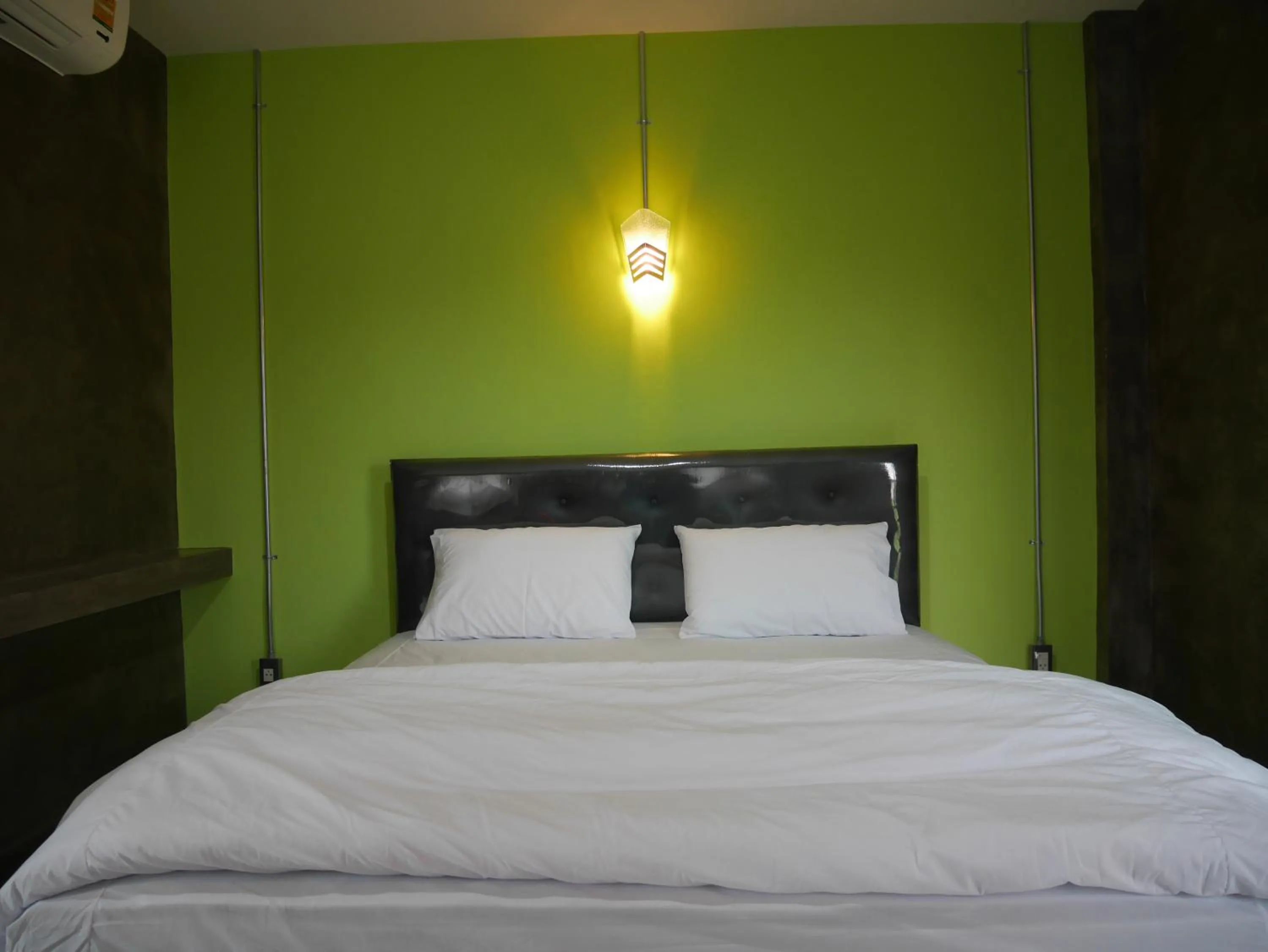 Deluxe Double Room in Green Garden Place