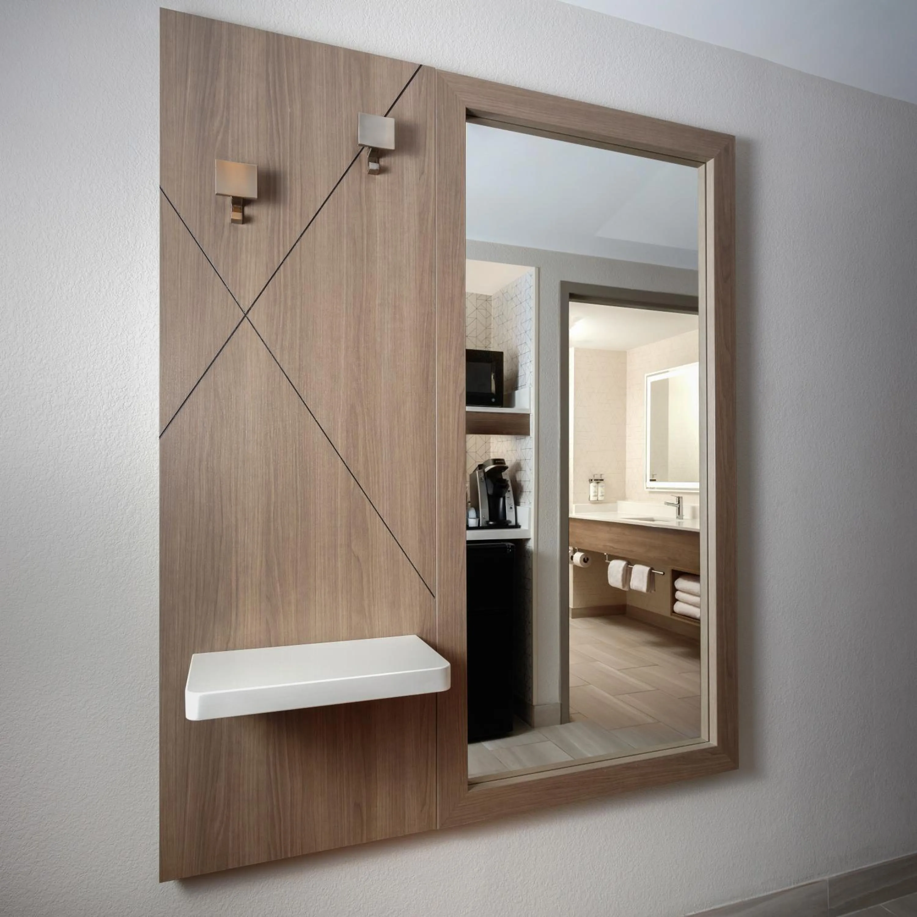 Queen Suite with Two Queen Beds in Holiday Inn Express & Suites Williamsburg by IHG