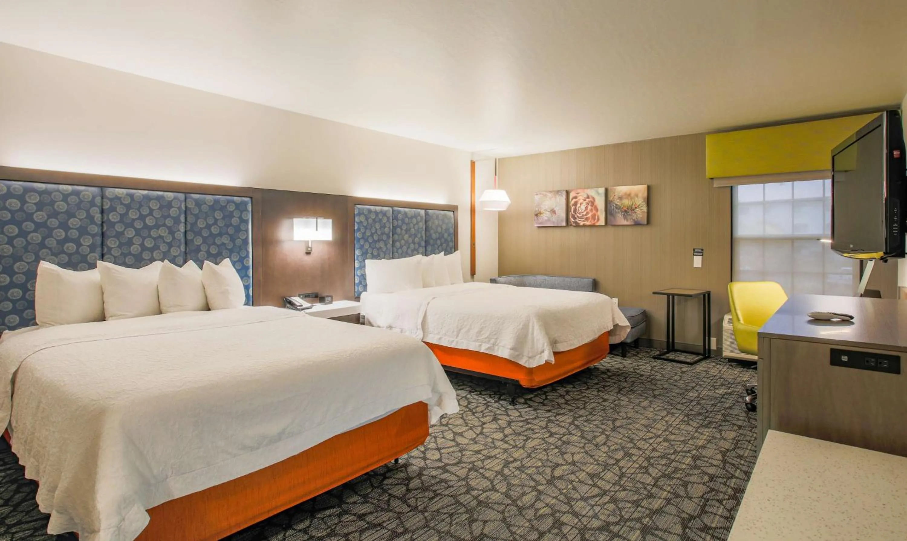 Queen Room with Two Queen Beds - Mobility and Hearing Access/Non-Smoking in Hampton Inn Prescott