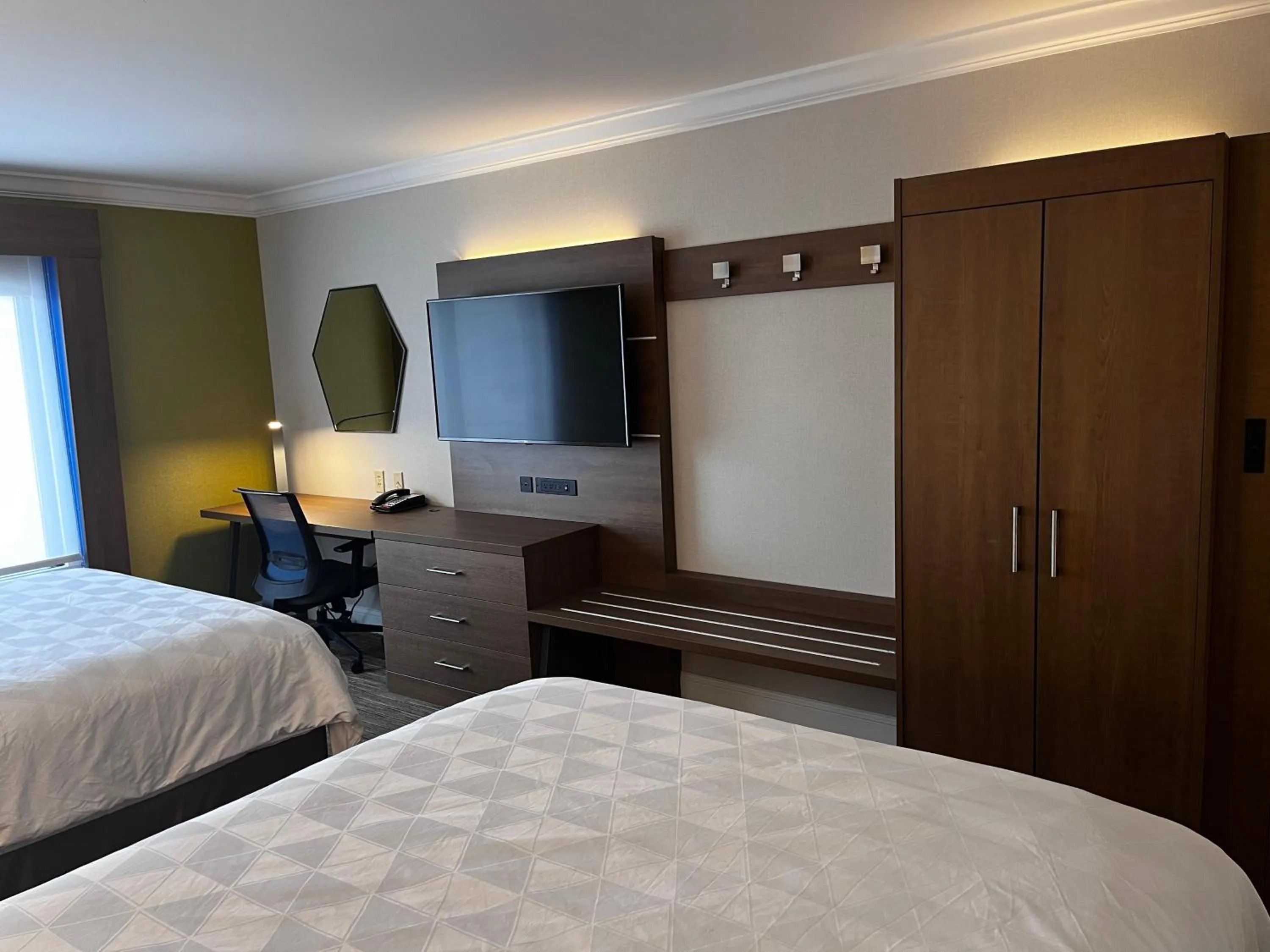 Standard Queen Room with Two Queen Beds in Holiday Inn Express & Suites Williamsport by IHG