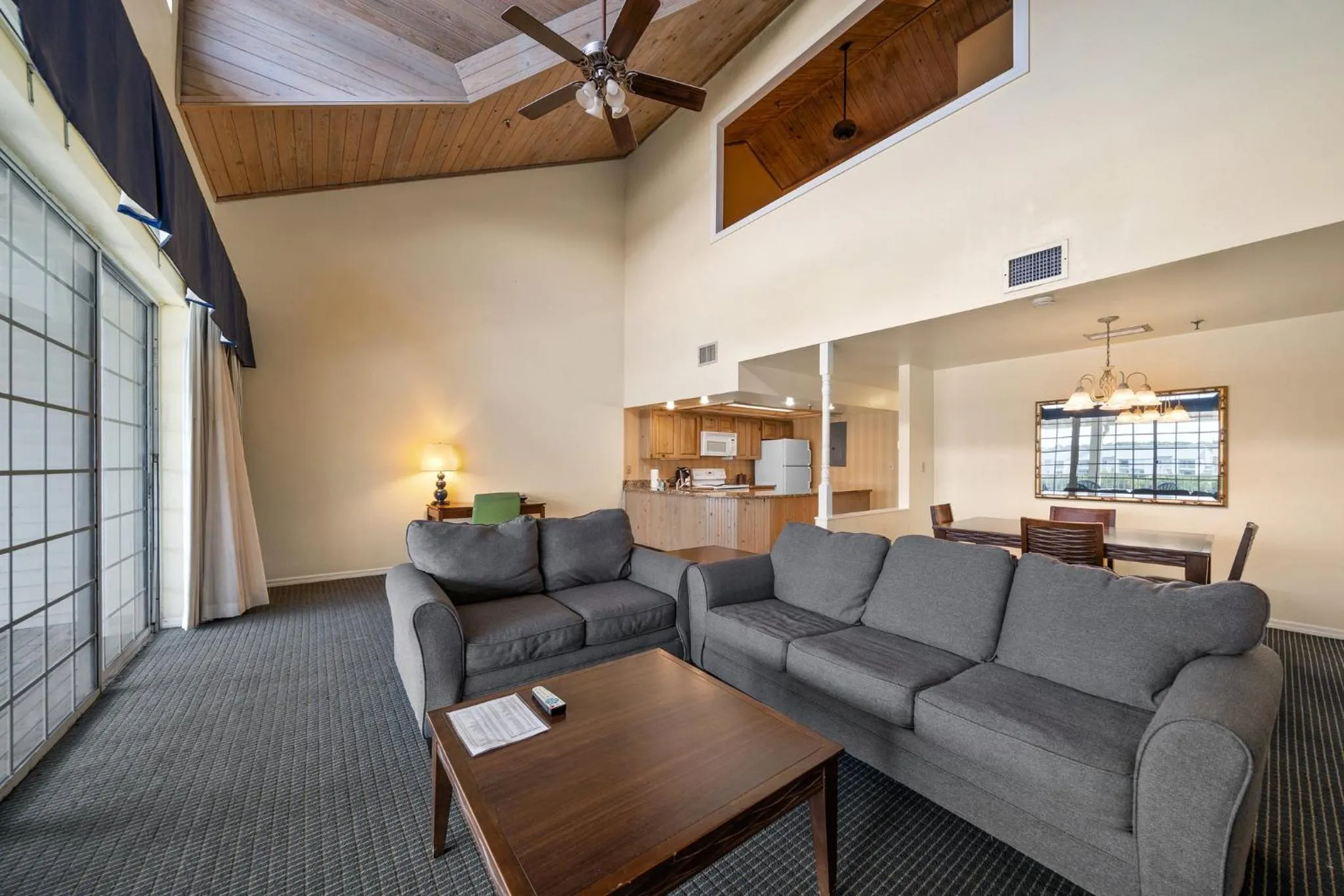 One-Bedroom King Suite in Holiday Inn & Suites Clearwater Beach S-Harbourside