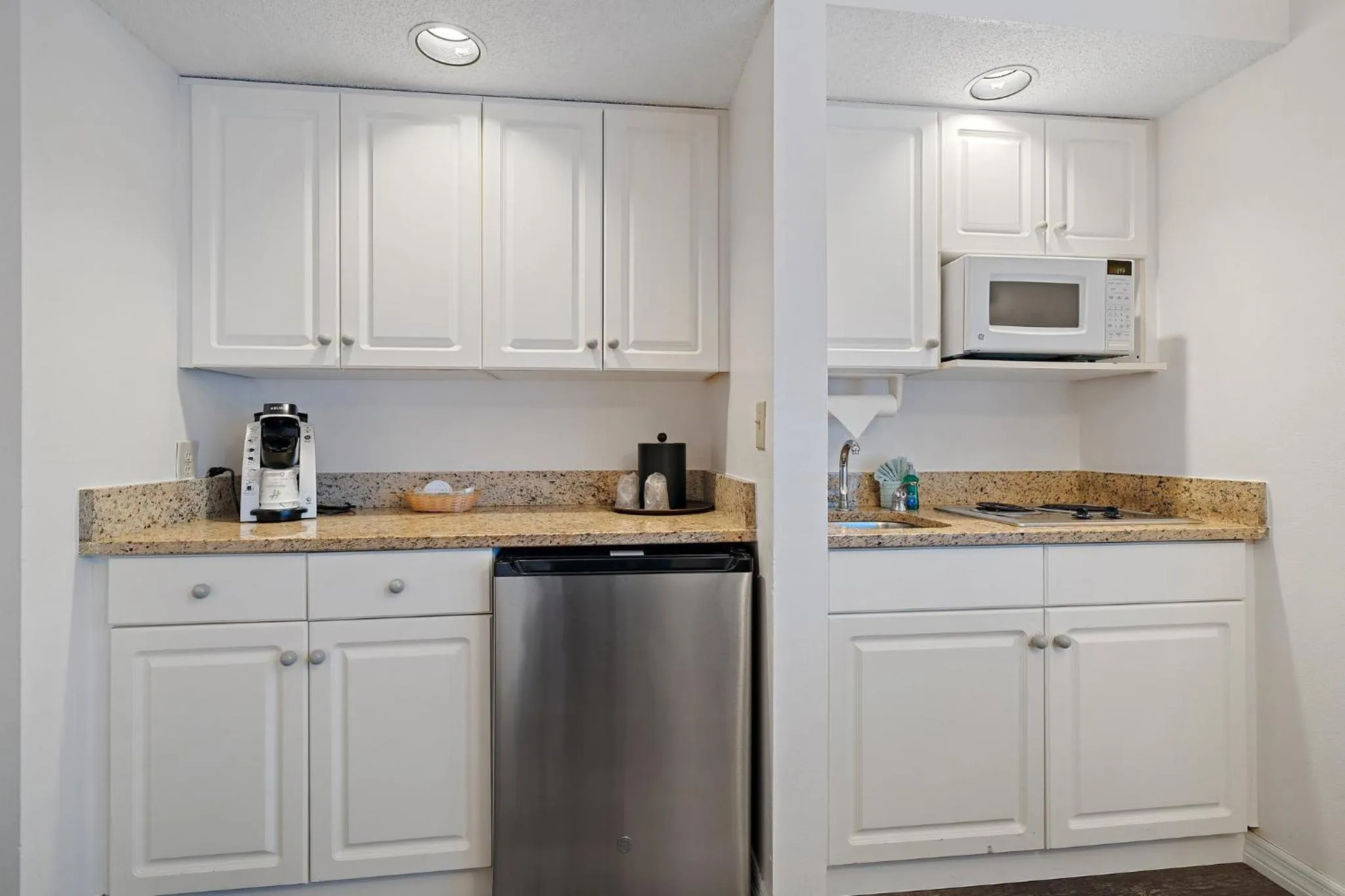 Premium Queen Room with Two Queen Beds in Holiday Inn & Suites Clearwater Beach S-Harbourside