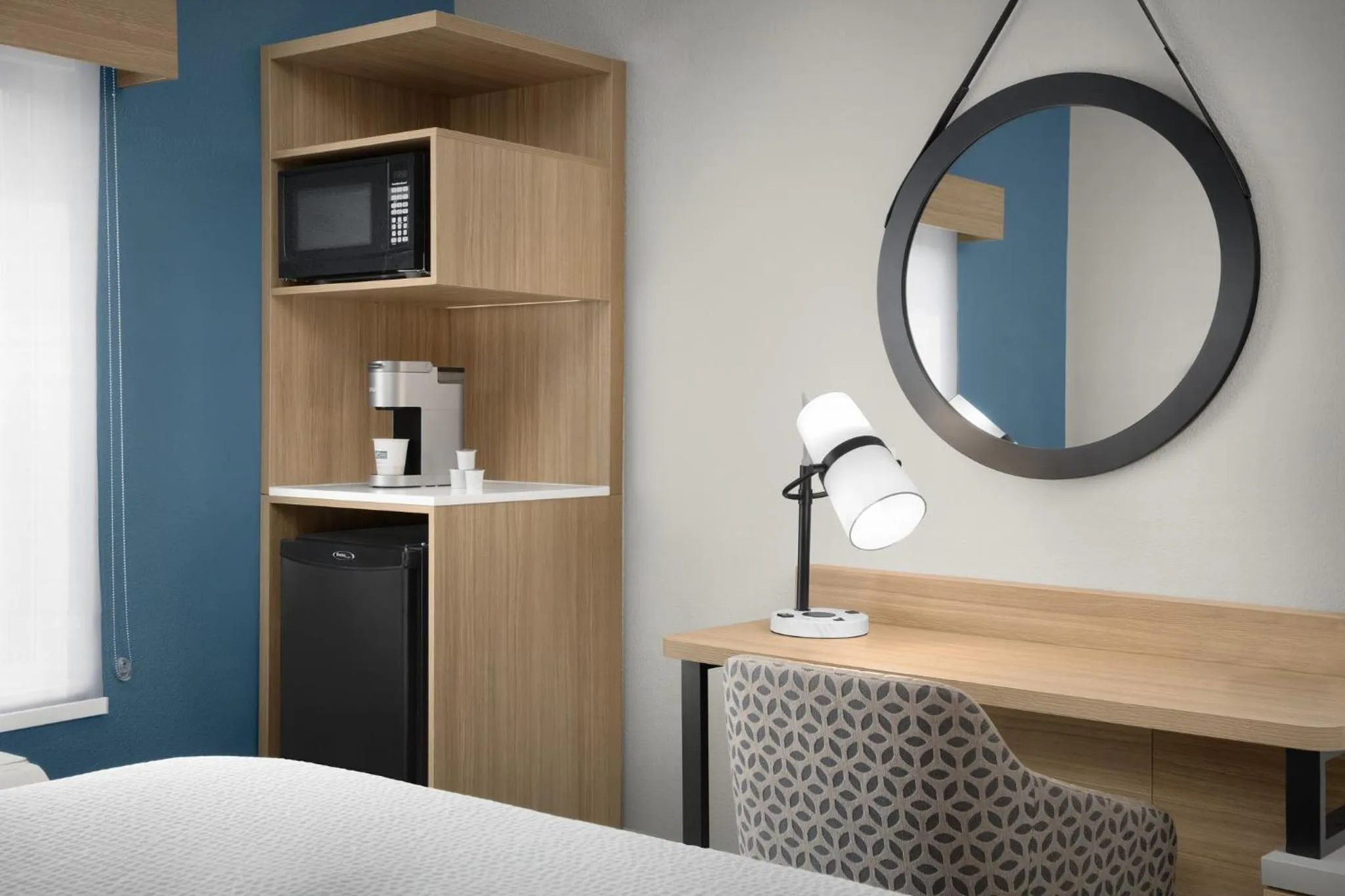 Standard Queen Room with Two Queen Beds in Holiday Inn Express Hotel & Suites DFW West - Hurst by IHG