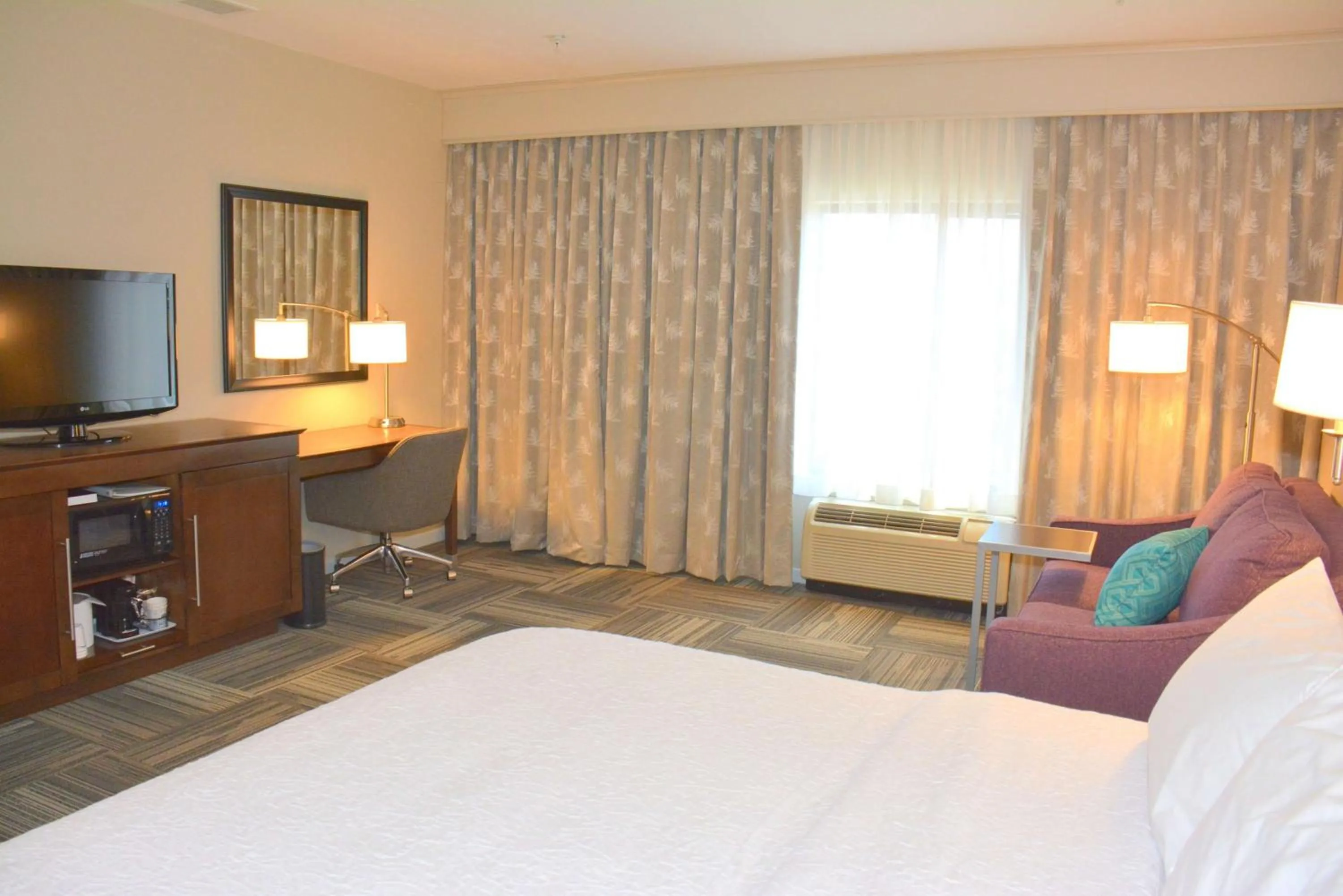 King Room with Sofa Bed and Study - Non-Smoking in Hampton Inn Grand Junction