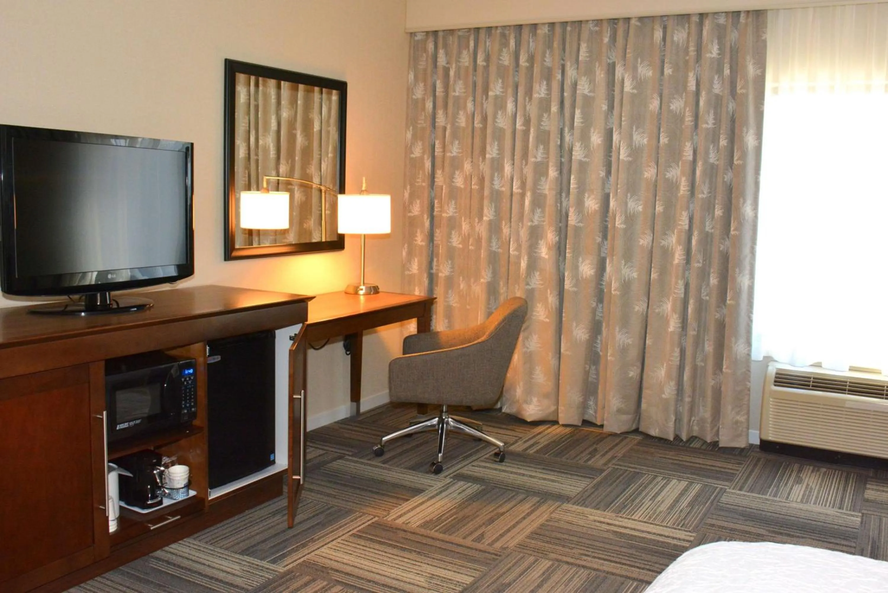 King Room with Sofa Bed and Study - Non-Smoking in Hampton Inn Grand Junction
