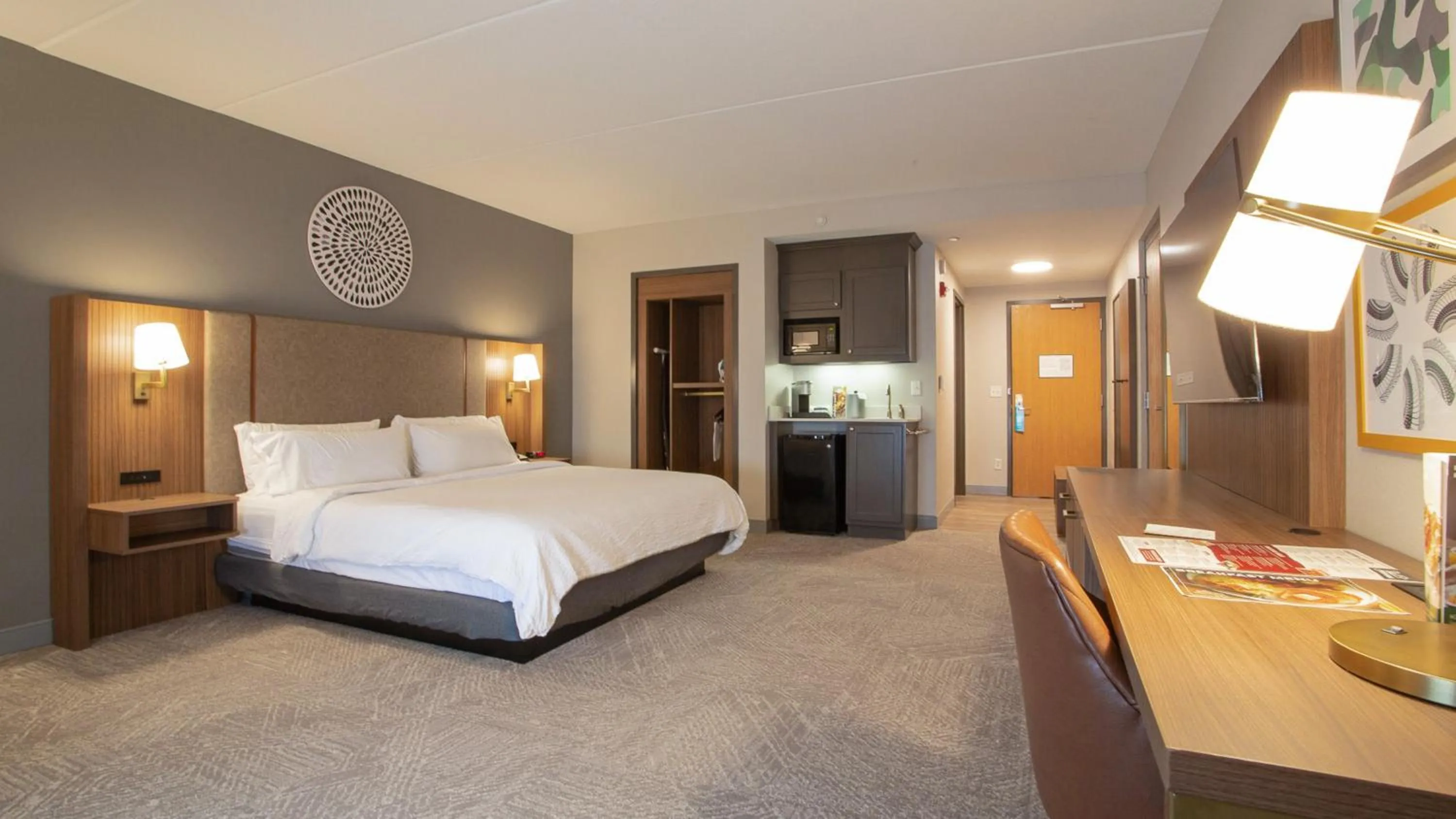 King Room - Mobility Access/Roll in Shower - Non-Smoking in Holiday Inn Midland by IHG