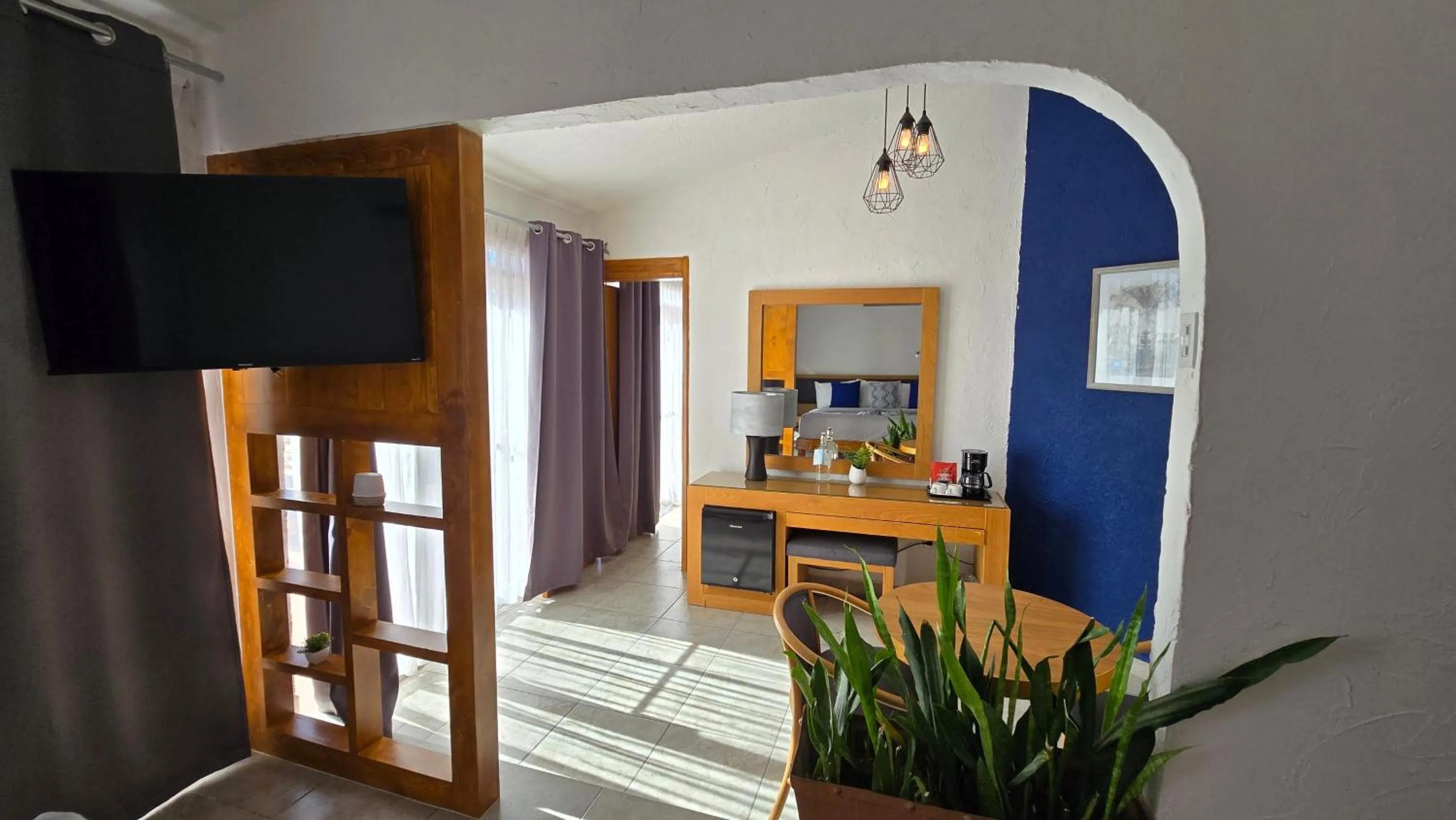 Superior King Room in Buena Vista Oceanfront & Hot Springs Resort