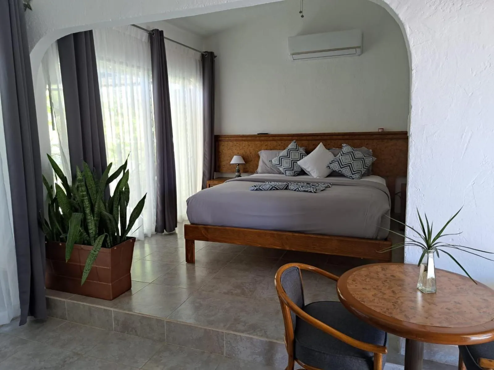 King Room with Garden View in Buena Vista Oceanfront & Hot Springs Resort