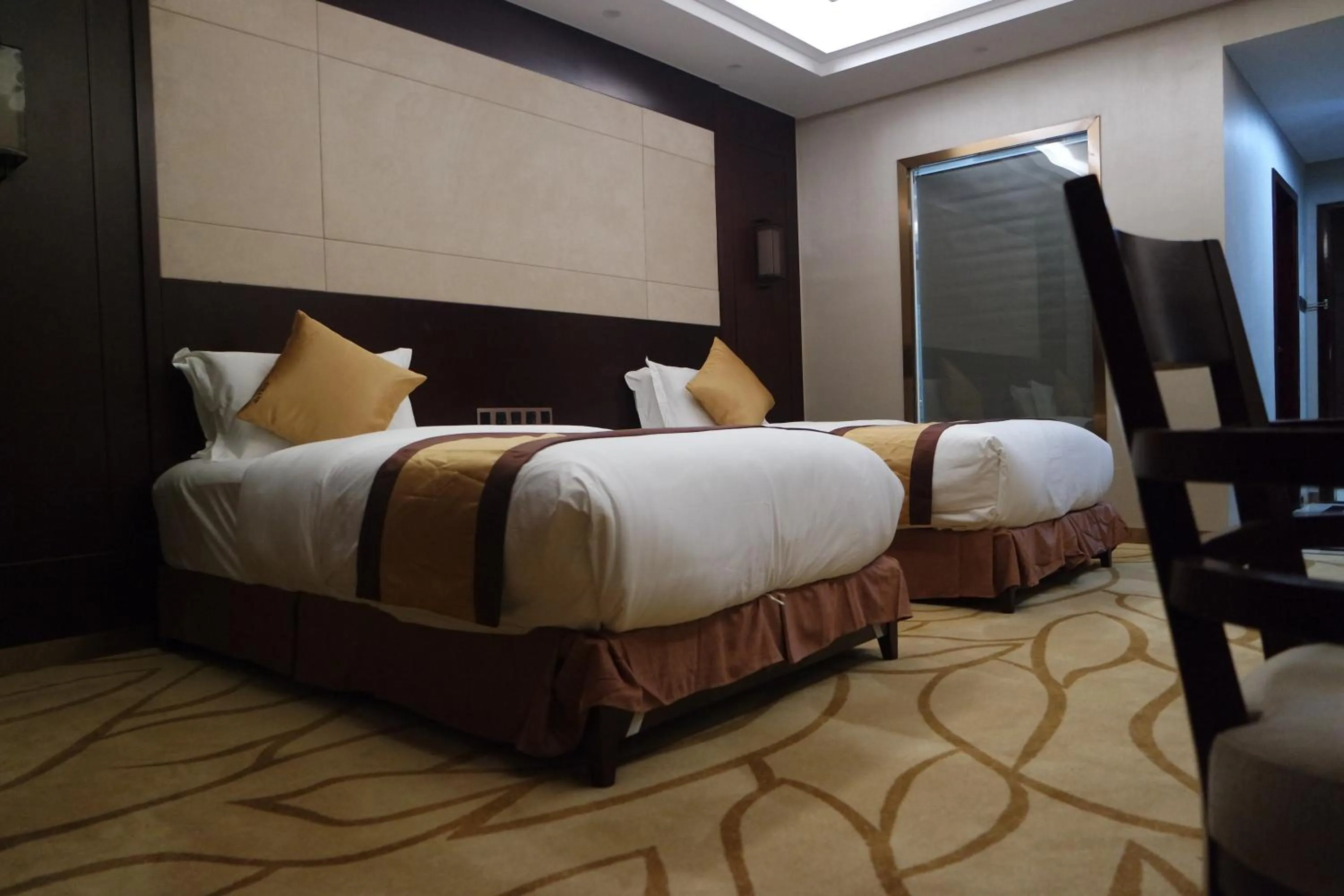 Deluxe Twin Room in Kololo Courts Hotel and Restaurant Kampala