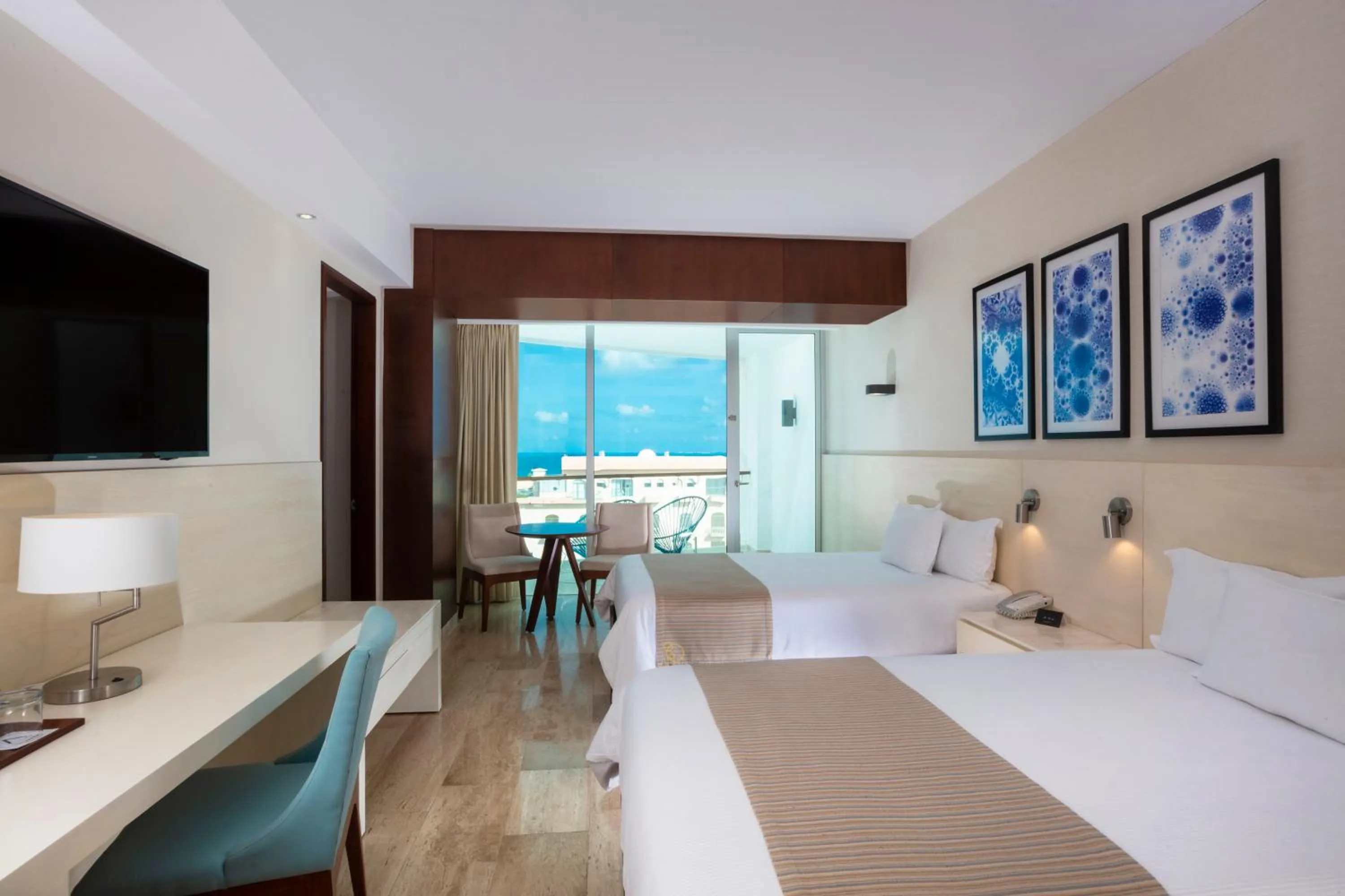 Altitude Suite 2 Double Beds in Krystal Grand Cancun All Inclusive