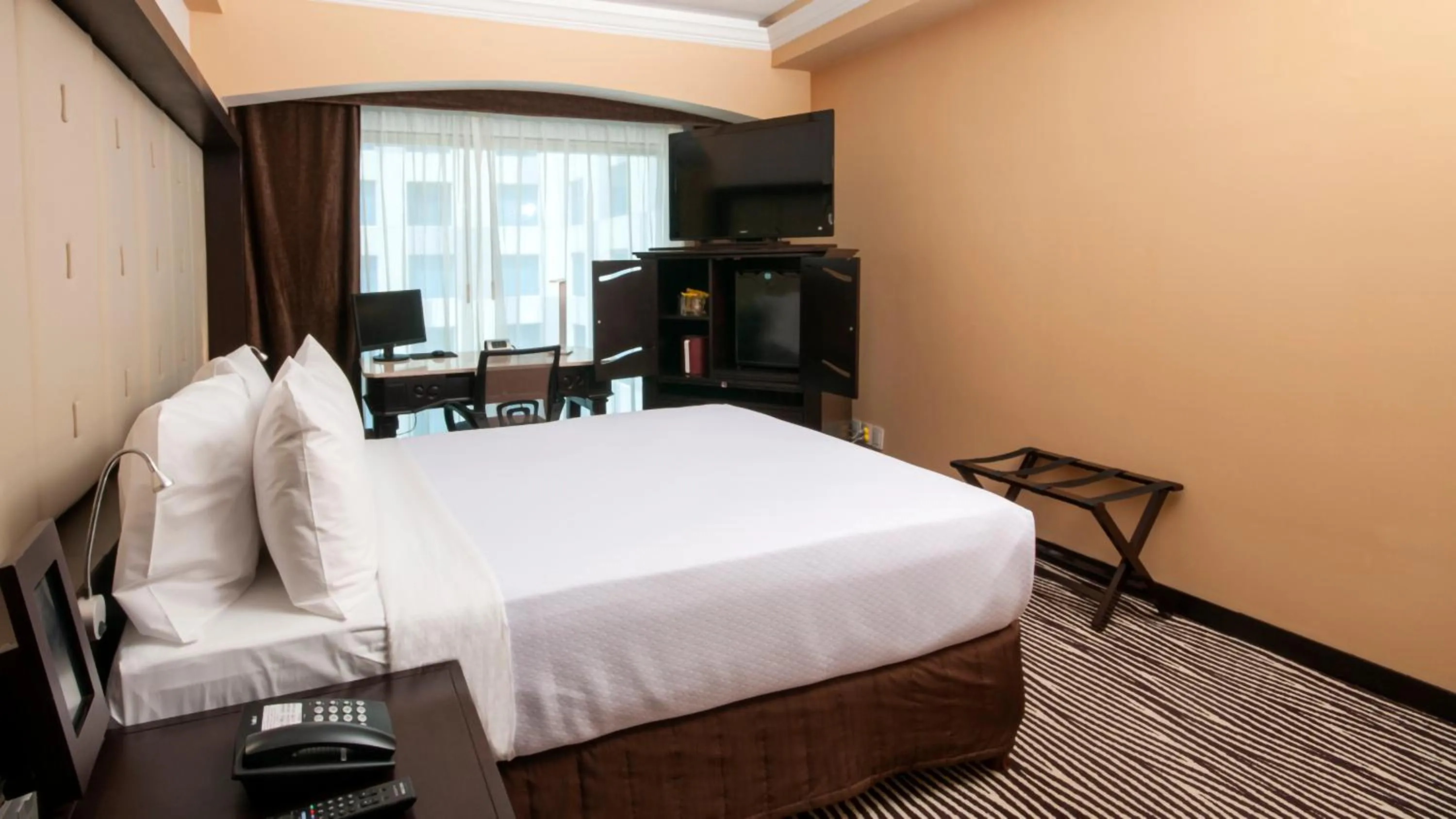 Queen Room - Non-Smoking in BelAir Unique Mexico City WTC, Trademark by Wyndham