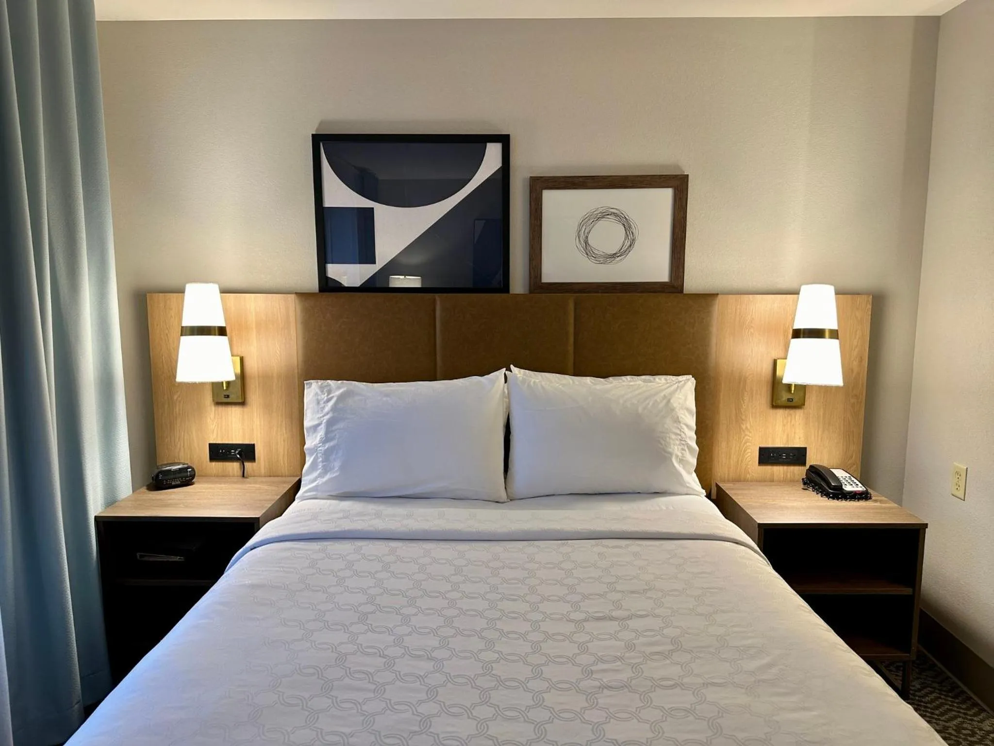 Standard Room in Staybridge Suites Milwaukee West-Oconomowoc by IHG