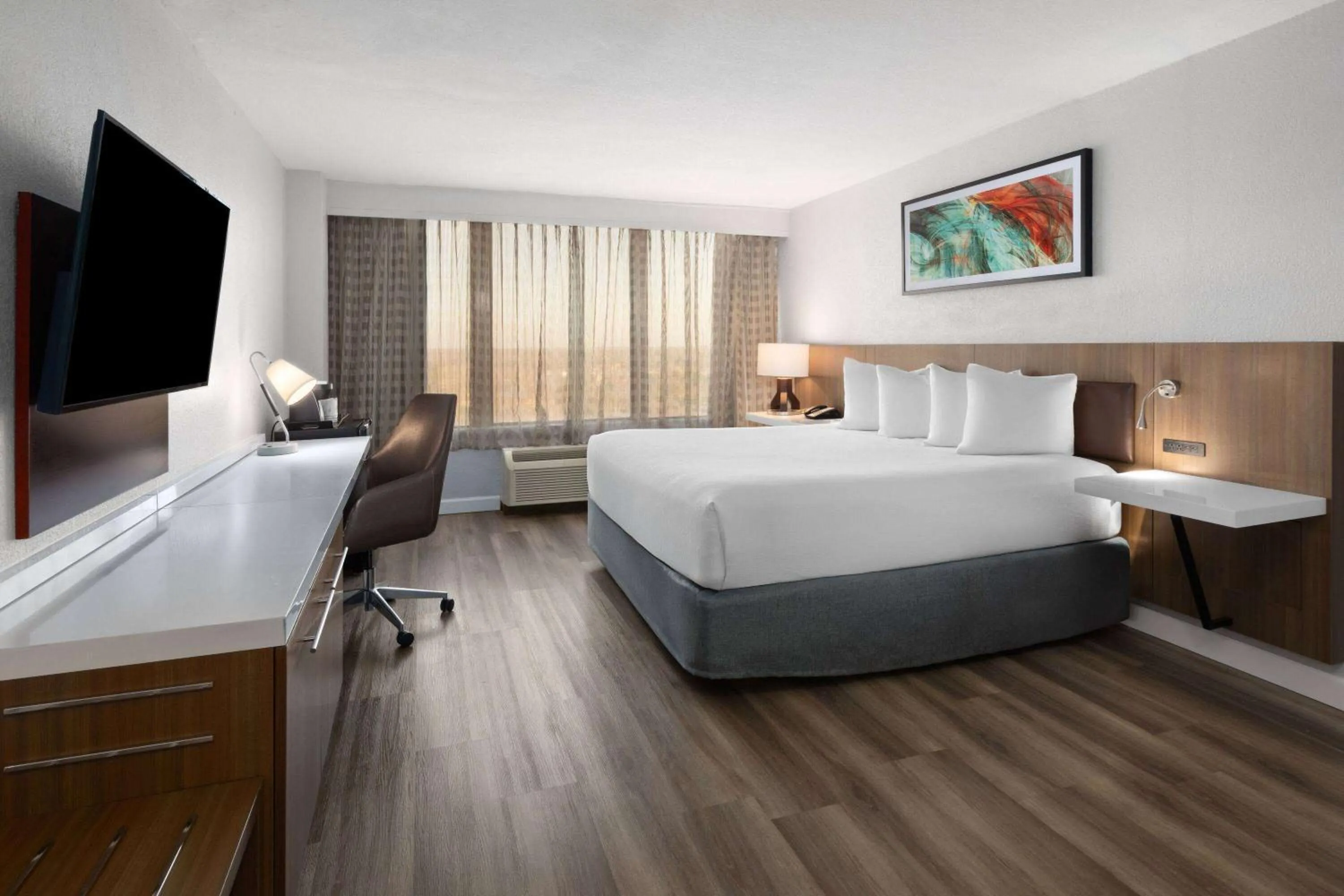 King Room in Wyndham Garden Norfolk Downtown