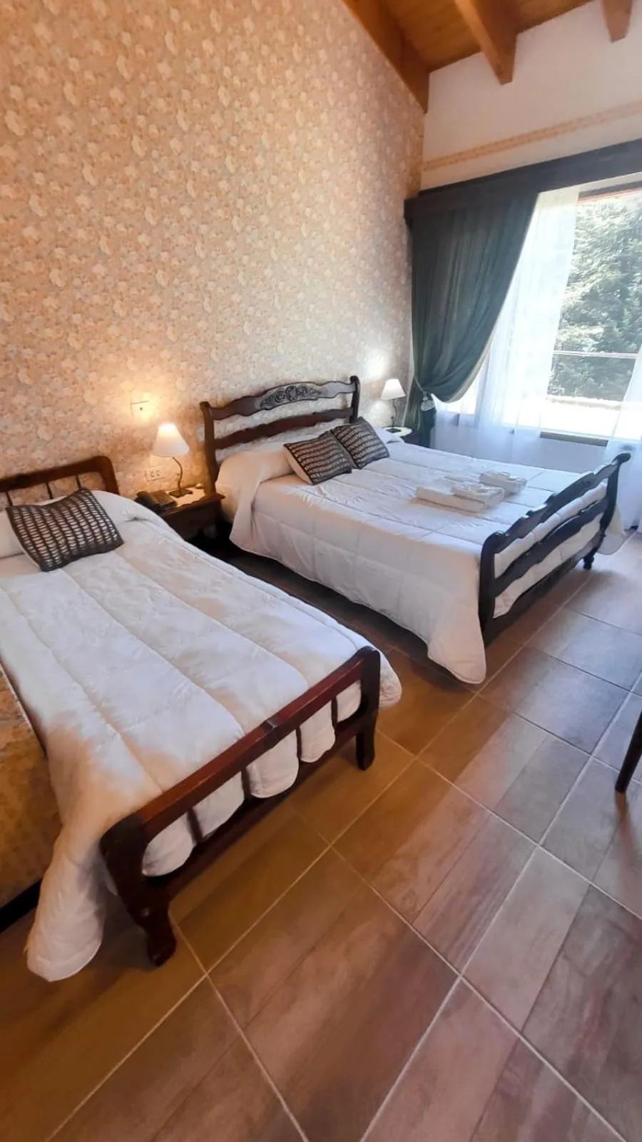 Double Room with Lake View in Hosteria El Condado