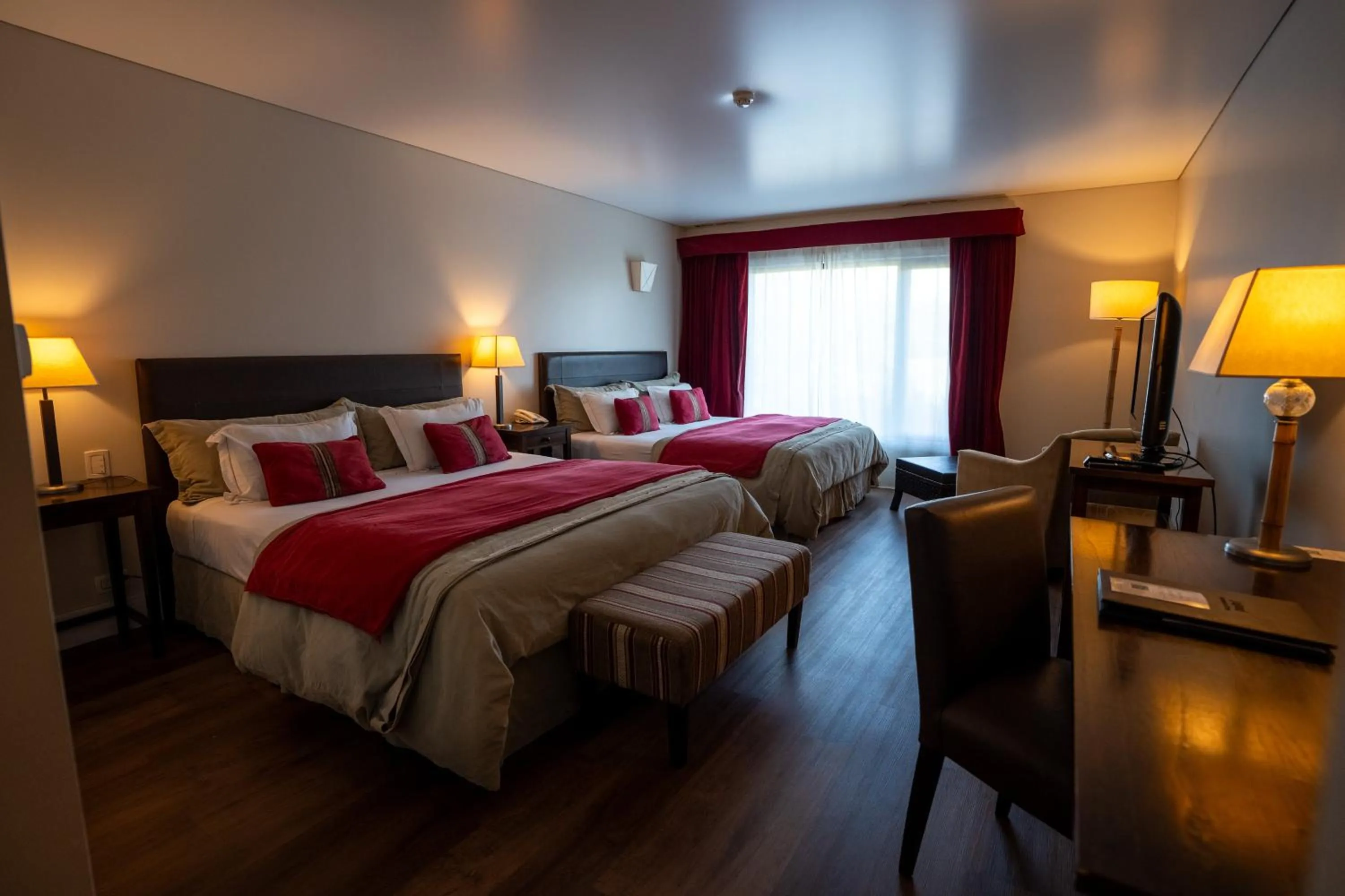 Superior Queen Room with Two Queen Beds in Loi Suites Chapelco Hotel