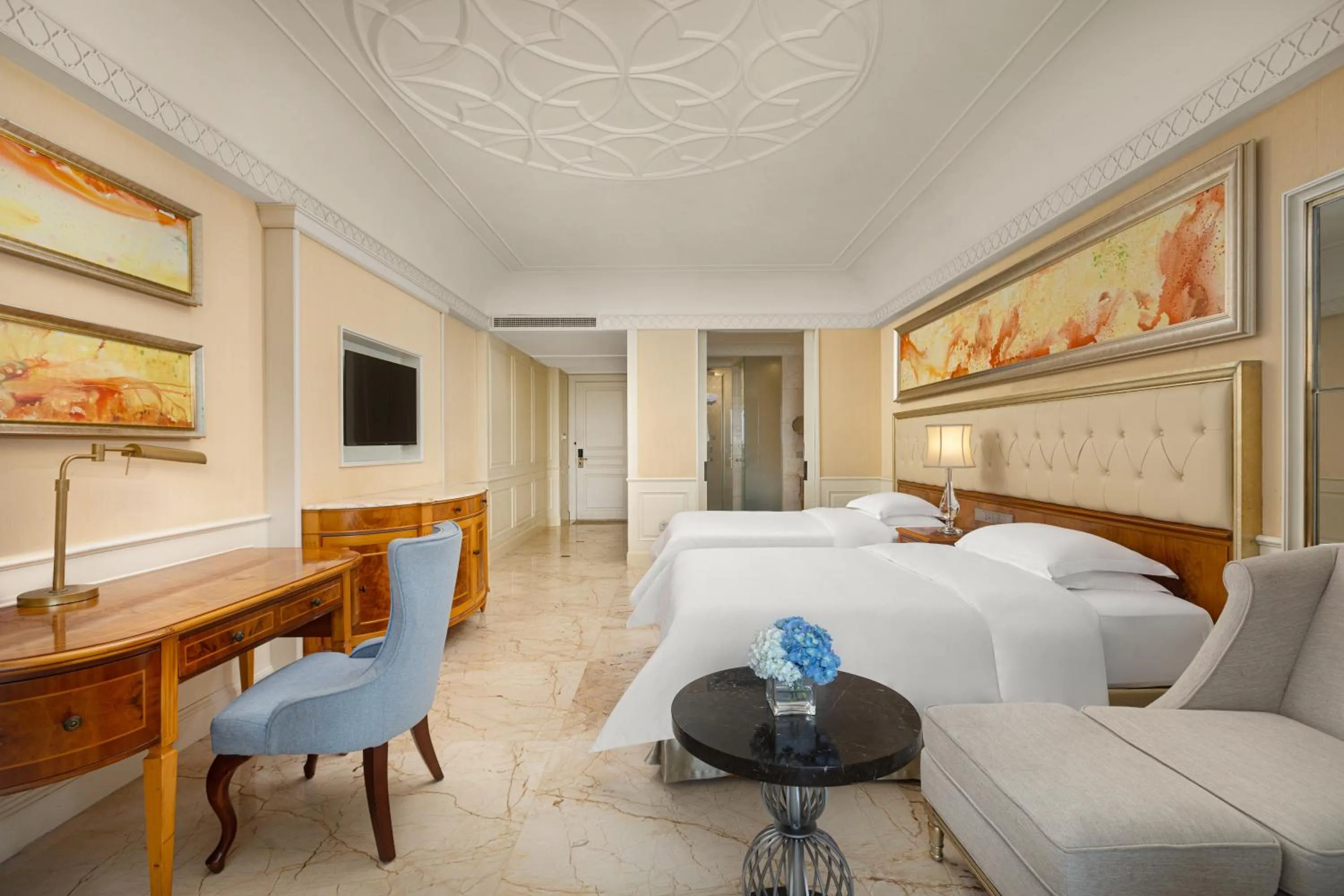 Deluxe Room in Crowne Plaza Resort Sanya Bay by IHG