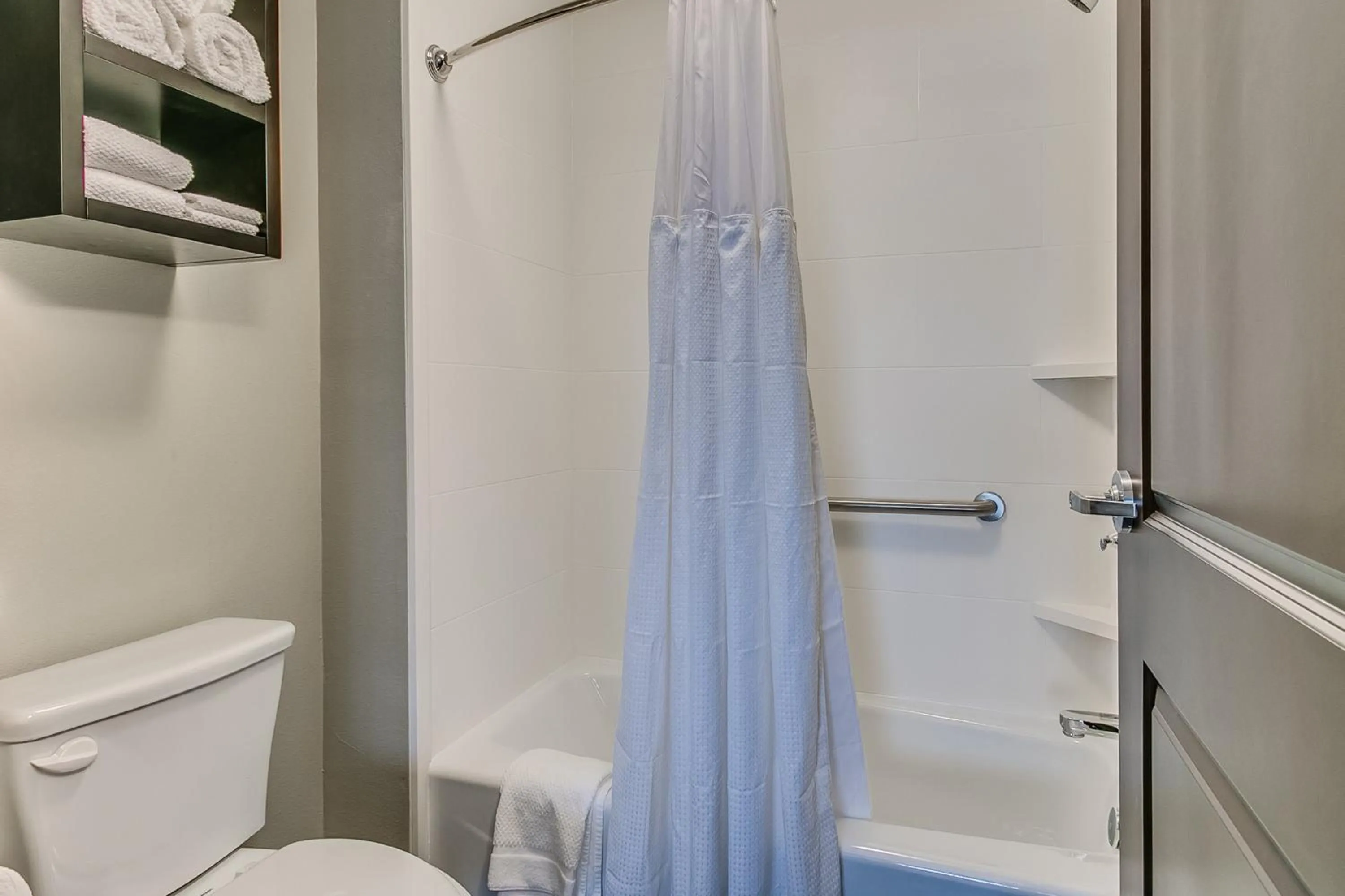 One Bedroom King Room with Hearing Accessibility - Non-Smoking in Staybridge Suites Lubbock South by IHG