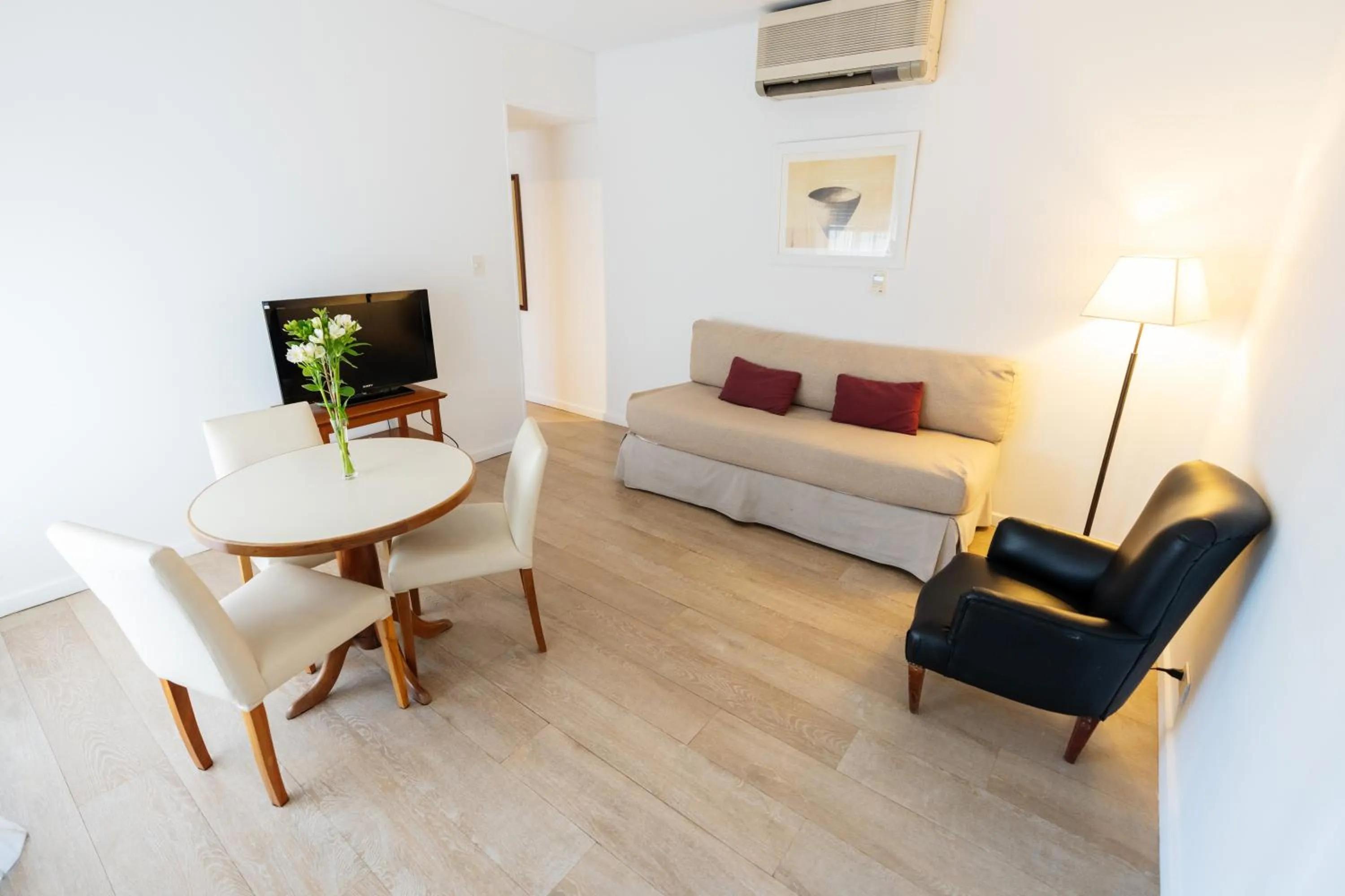 Two-Bedroom Apartment in Loi Flats Buenos Aires