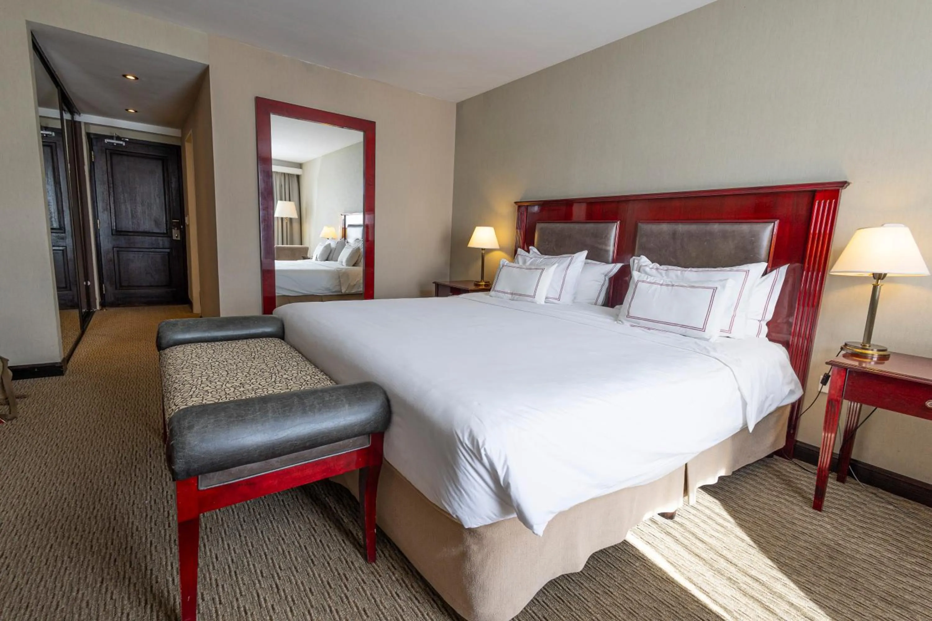 Grand Comfort Room in Cacique Inacayal Lake Hotel & Spa