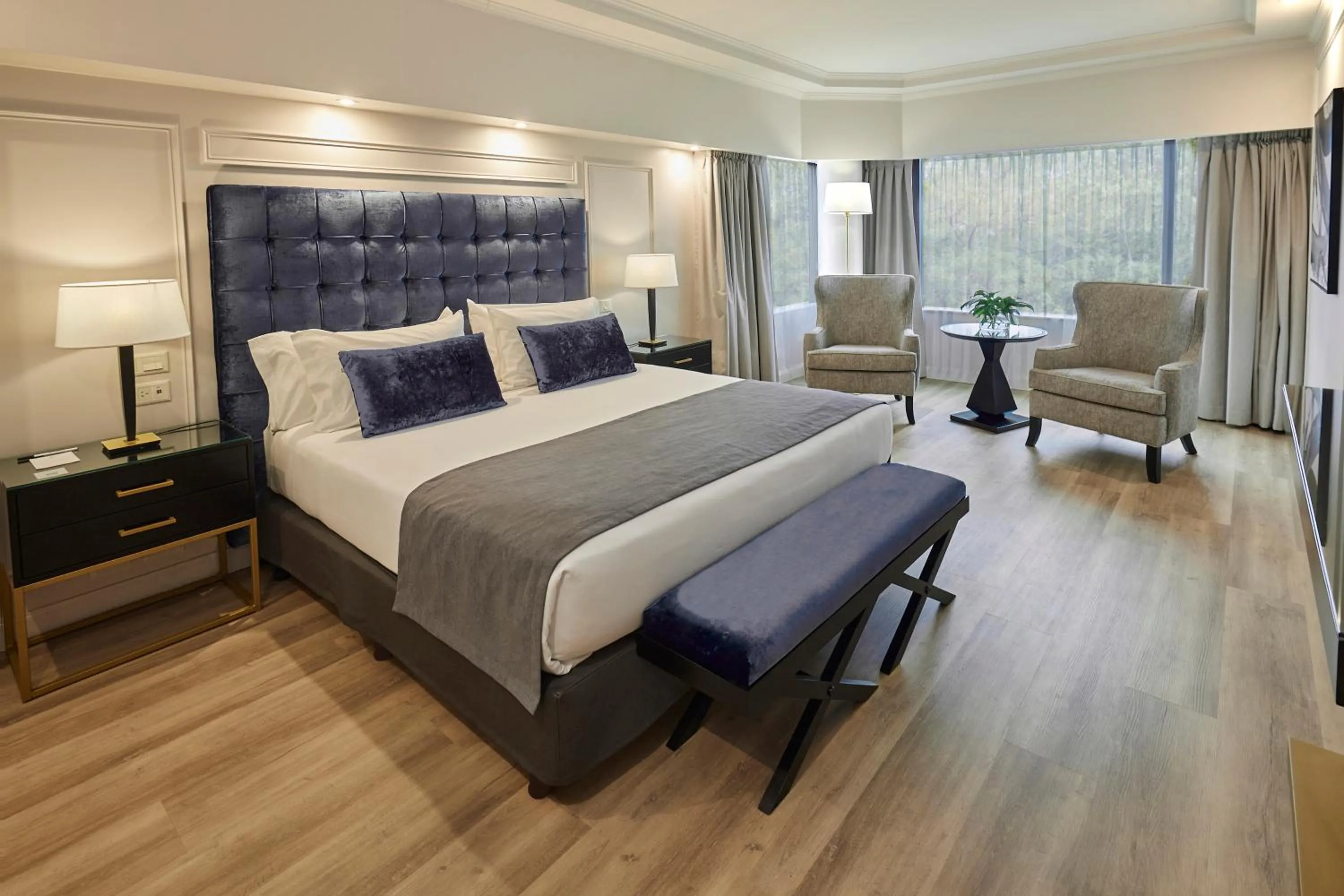 Corner Suite - single occupancy in Emperador Hotel Buenos Aires