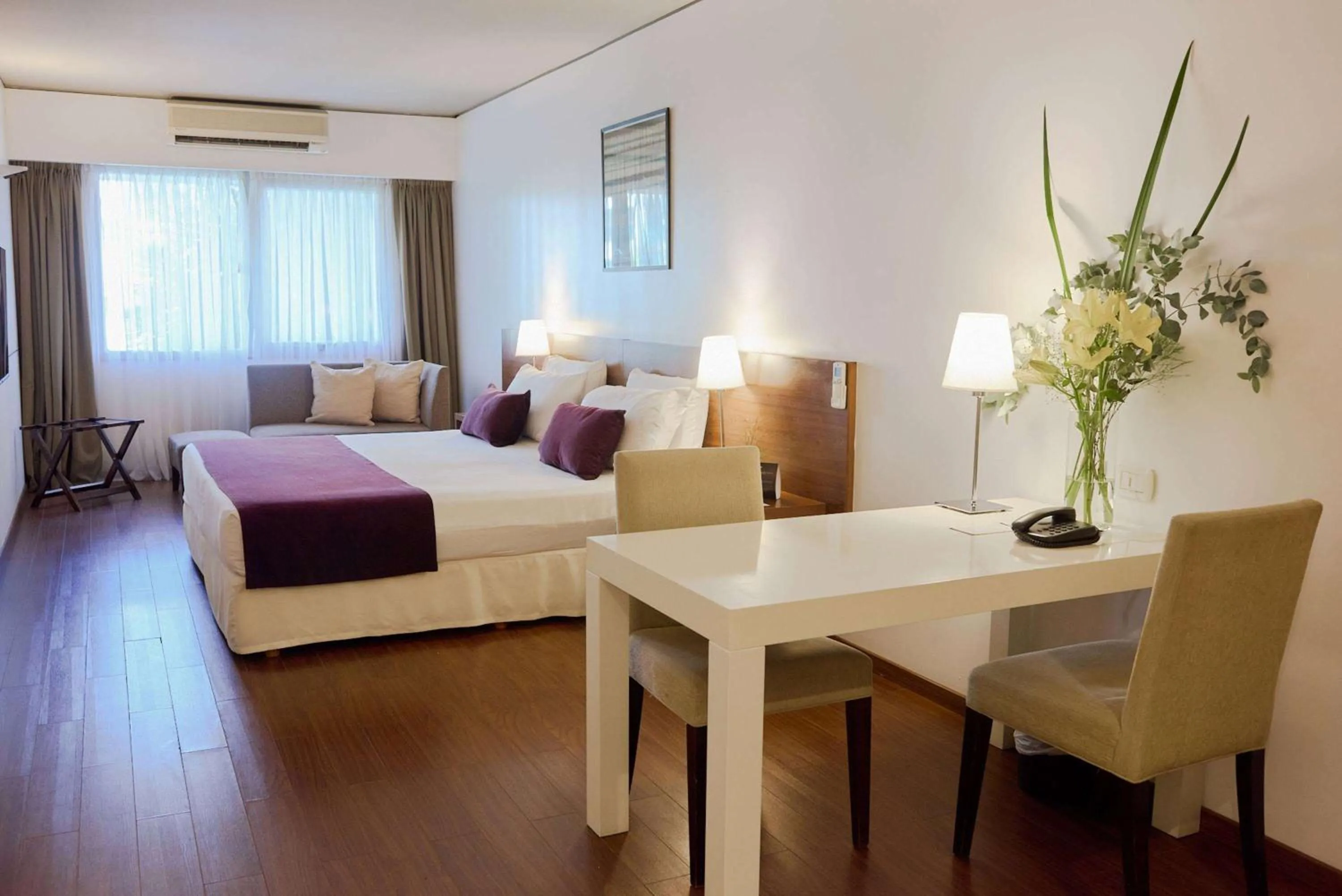 Classic Queen Room - Non-Smoking in Dazzler by Wyndham Buenos Aires Maipu