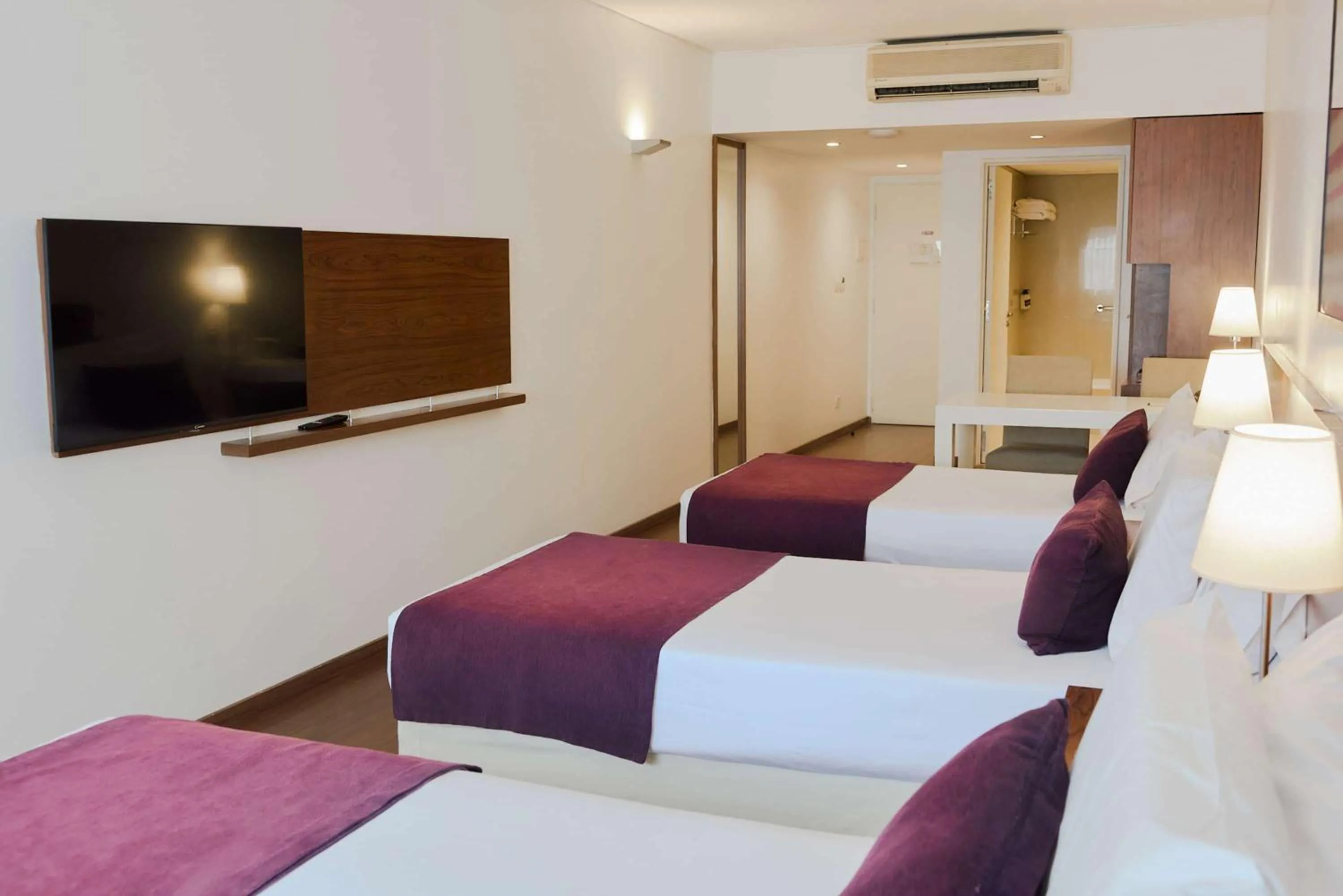 Classic Triple Room - Non-Smoking in Dazzler by Wyndham Buenos Aires Maipu