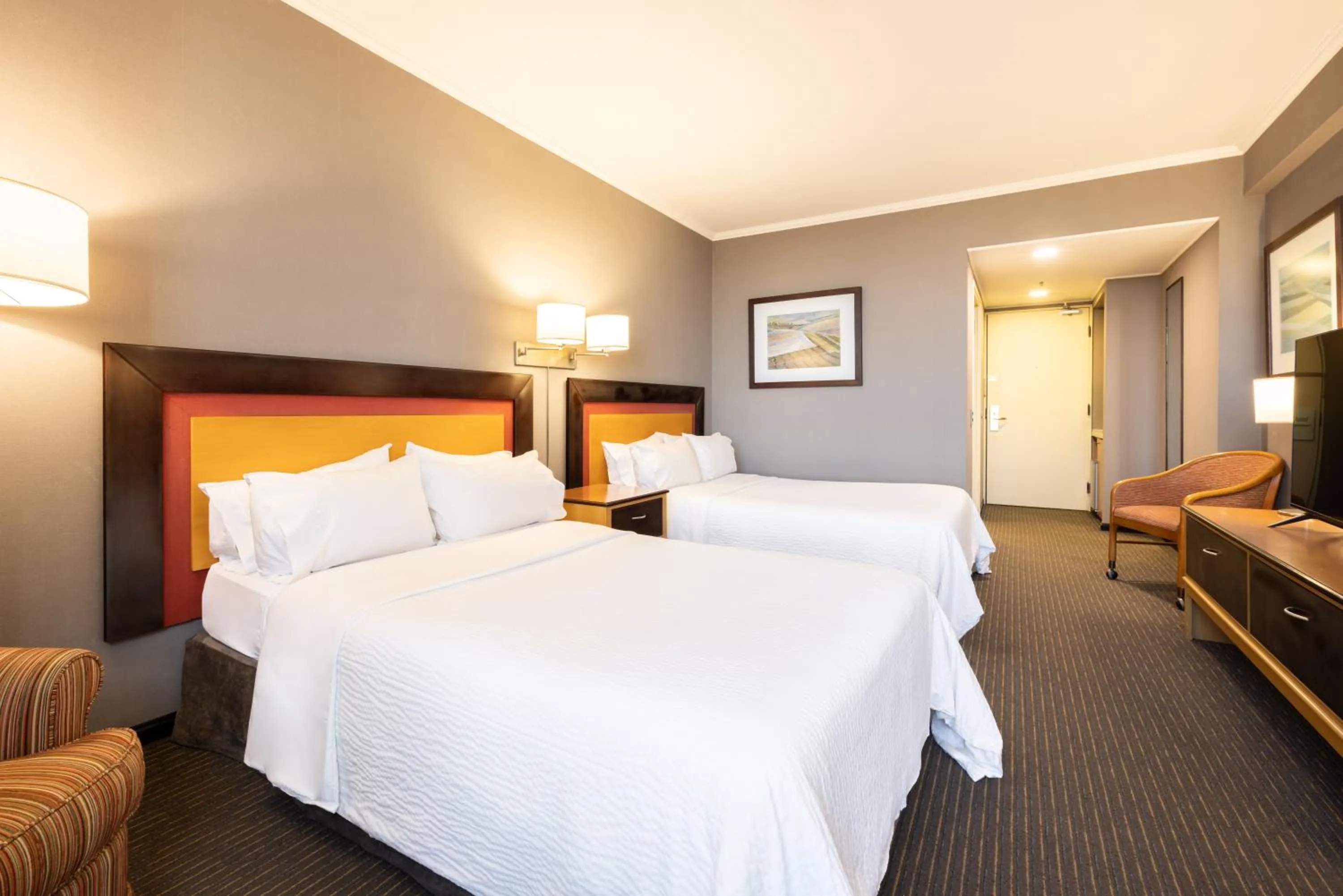 2 Queen Standard Room City View in Holiday Inn Express Puerto Madero by IHG