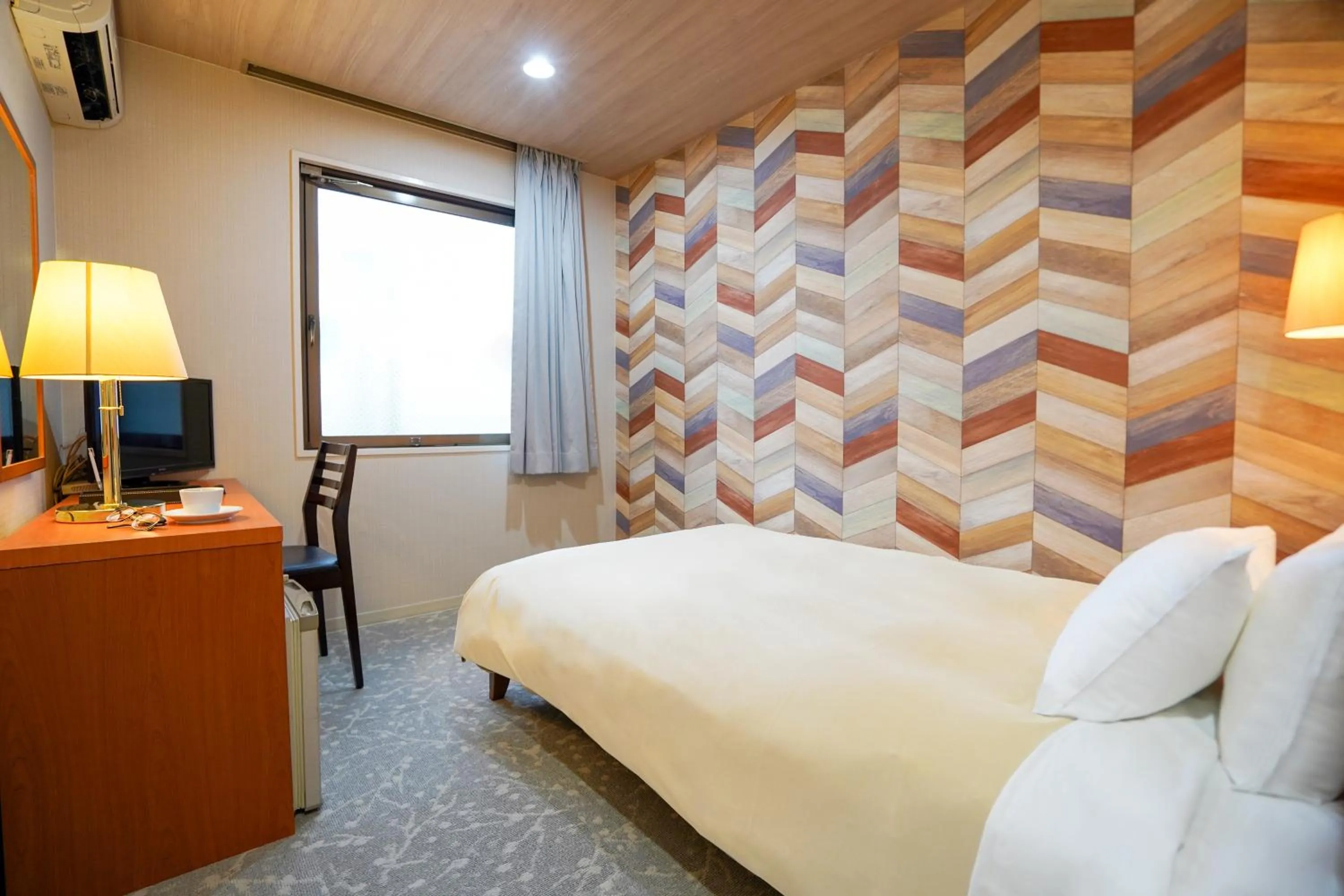 Renewal Single Room (E-Cigarettes Only) in Hotel New Gaea Iizuka