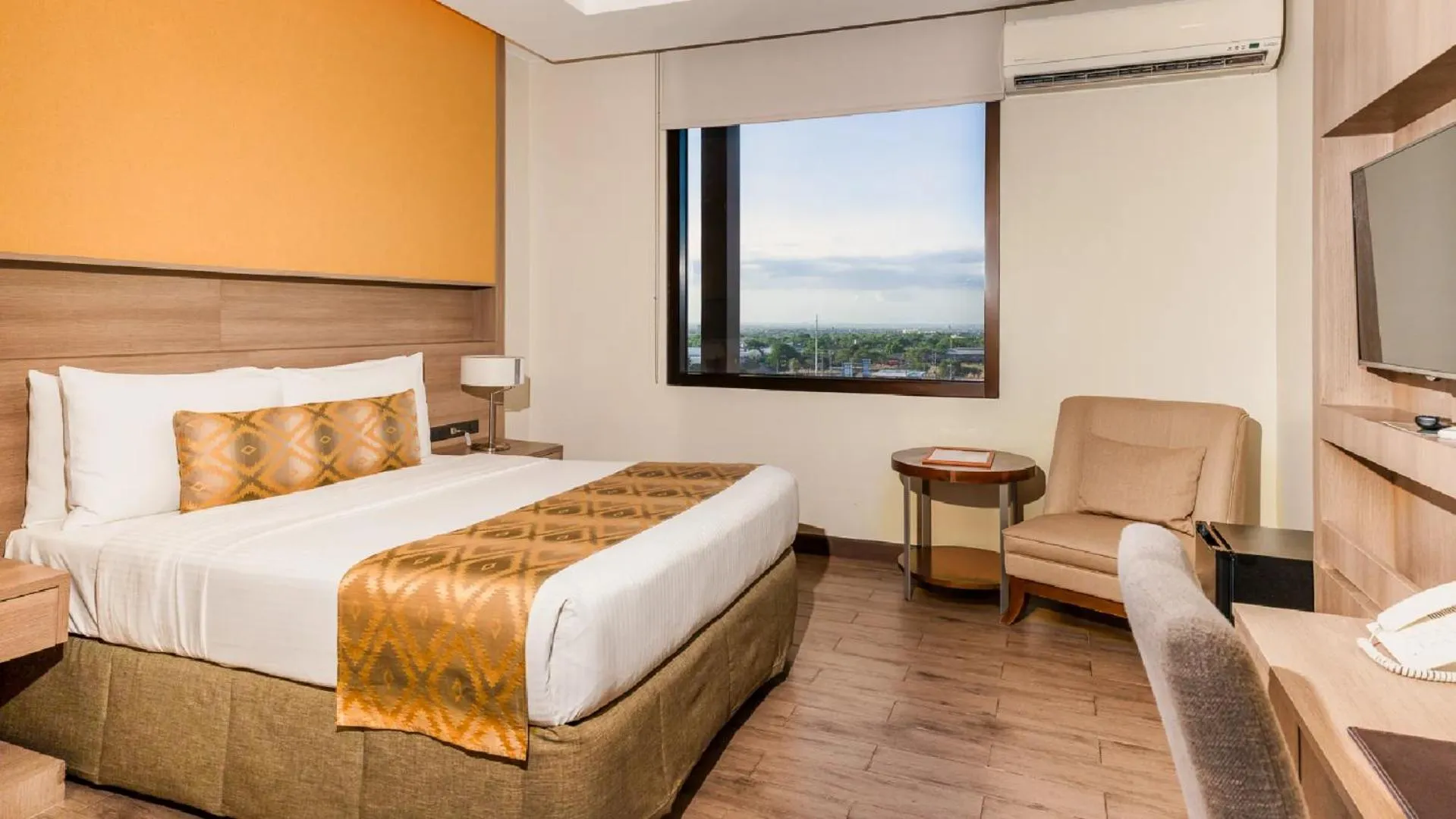 Deluxe Queen Room in The Bayleaf Cavite