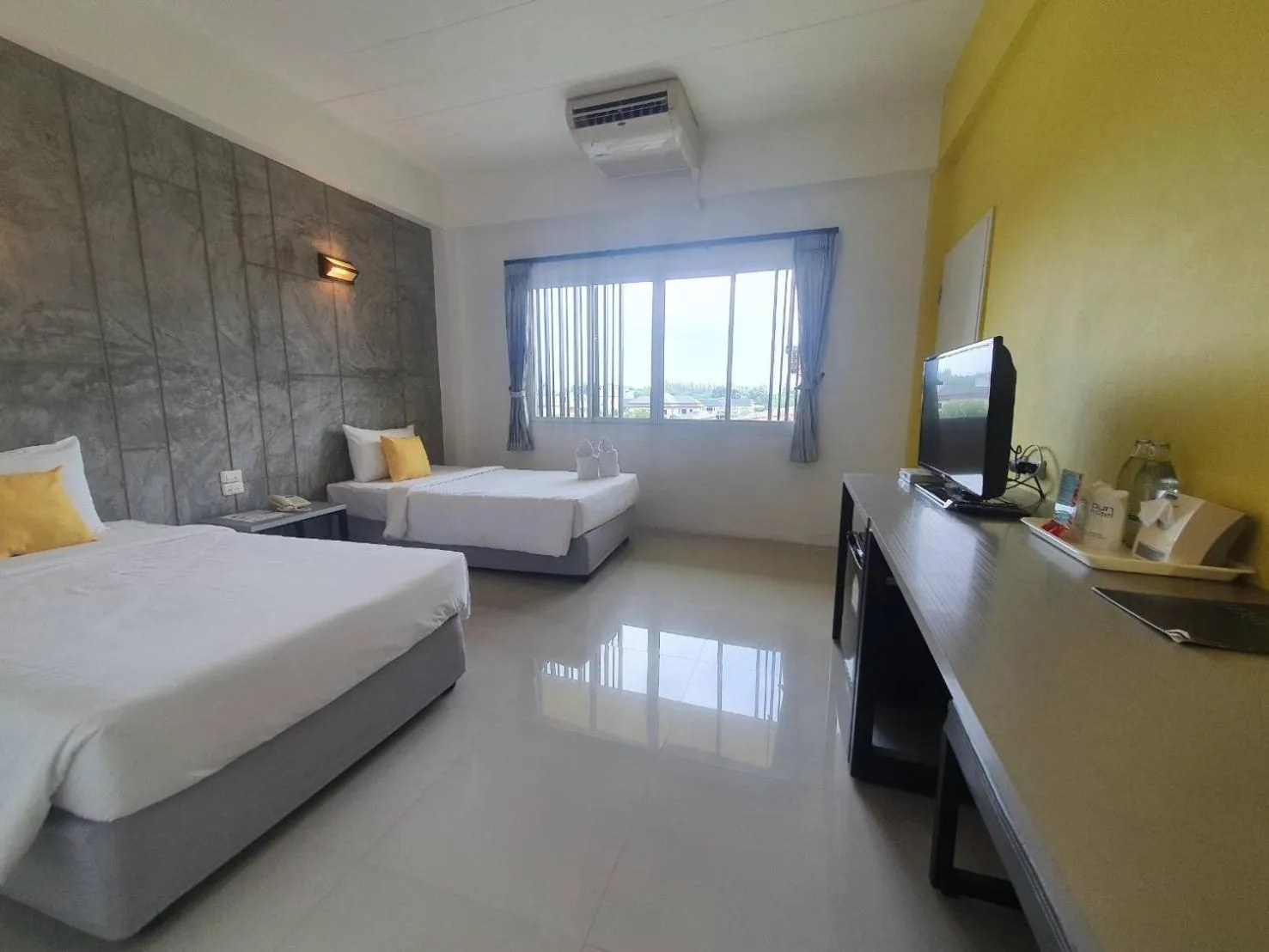 Deluxe Twin Room in Bun Hotel