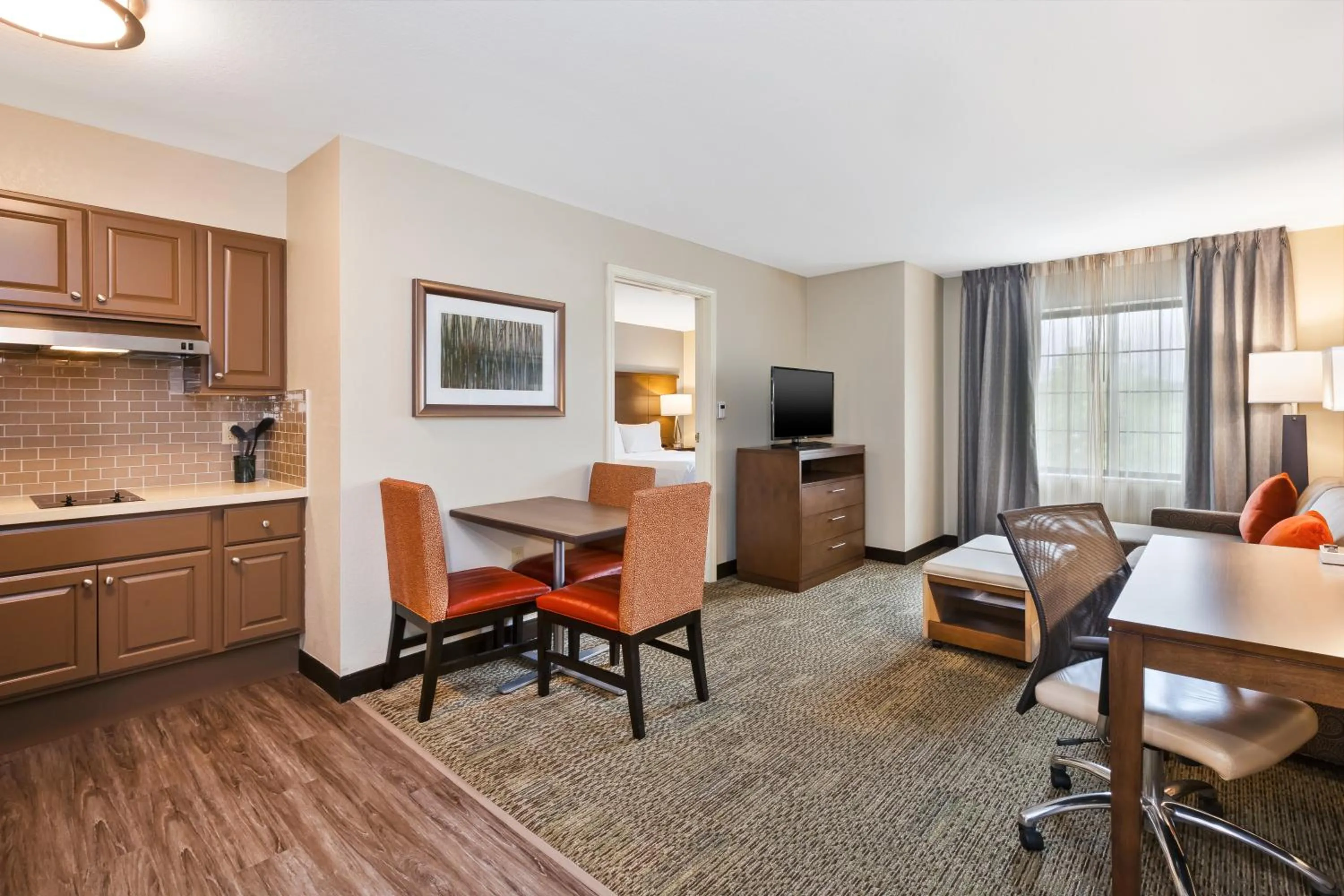 One-Bedroom Queen Suite - Disability Access in Staybridge Suites Kalamazoo by IHG